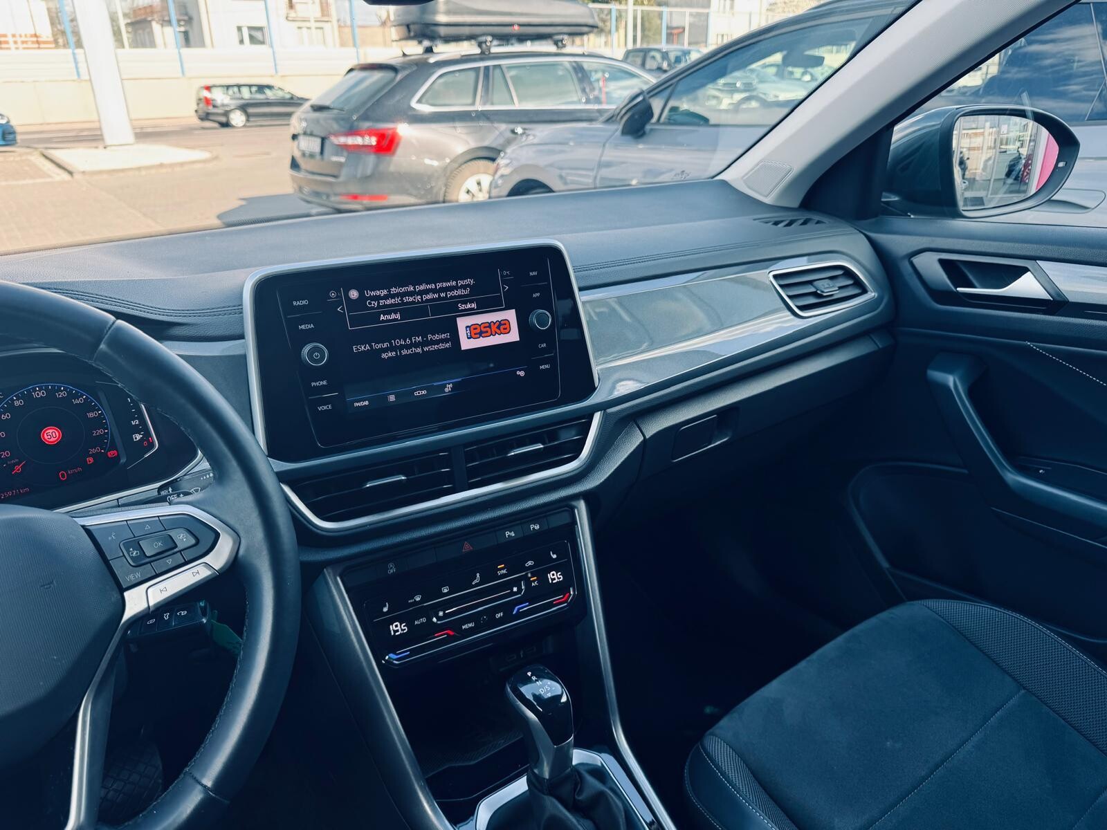 Volkswagen T-Roc - zdjęcie 20
