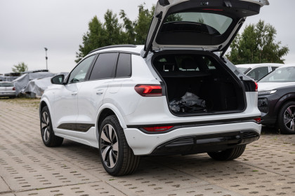 251KM / E-tron Compact/ S-line/ Mikrofibra/ Leasing 101%