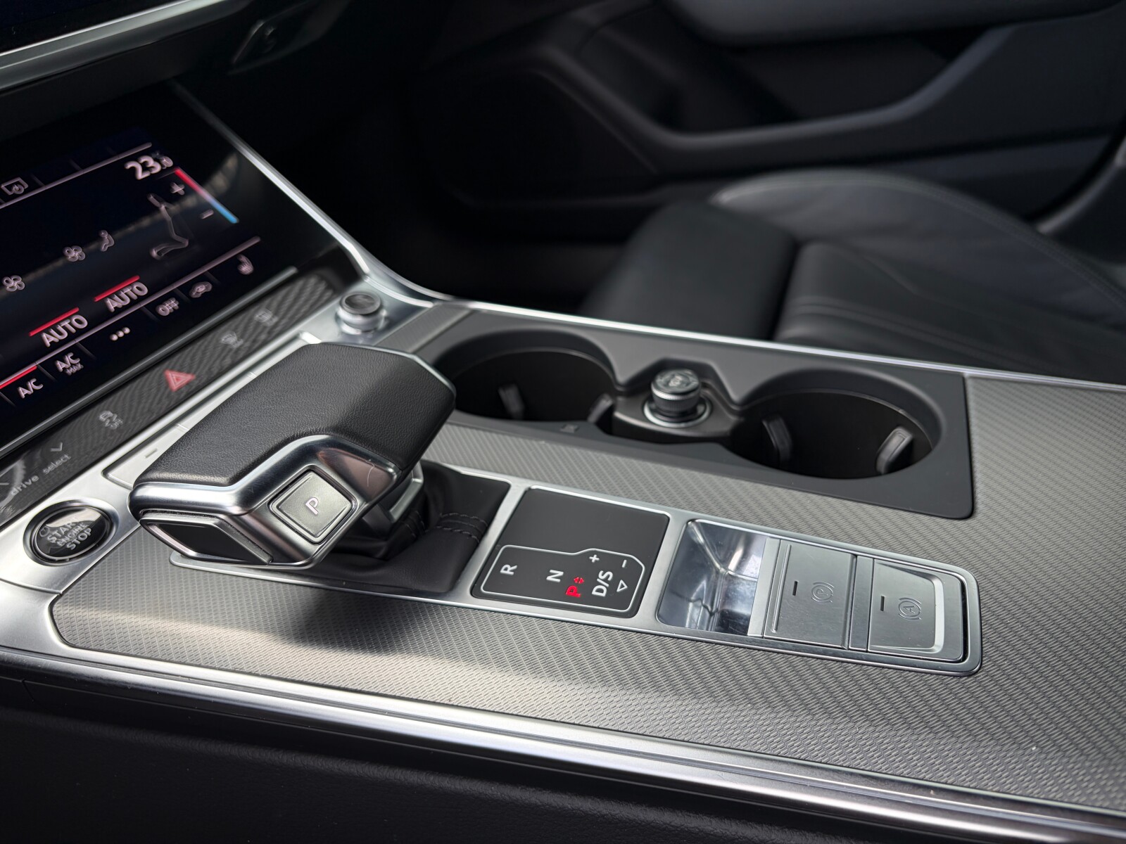 Audi A6 Limousine - zdjęcie 17