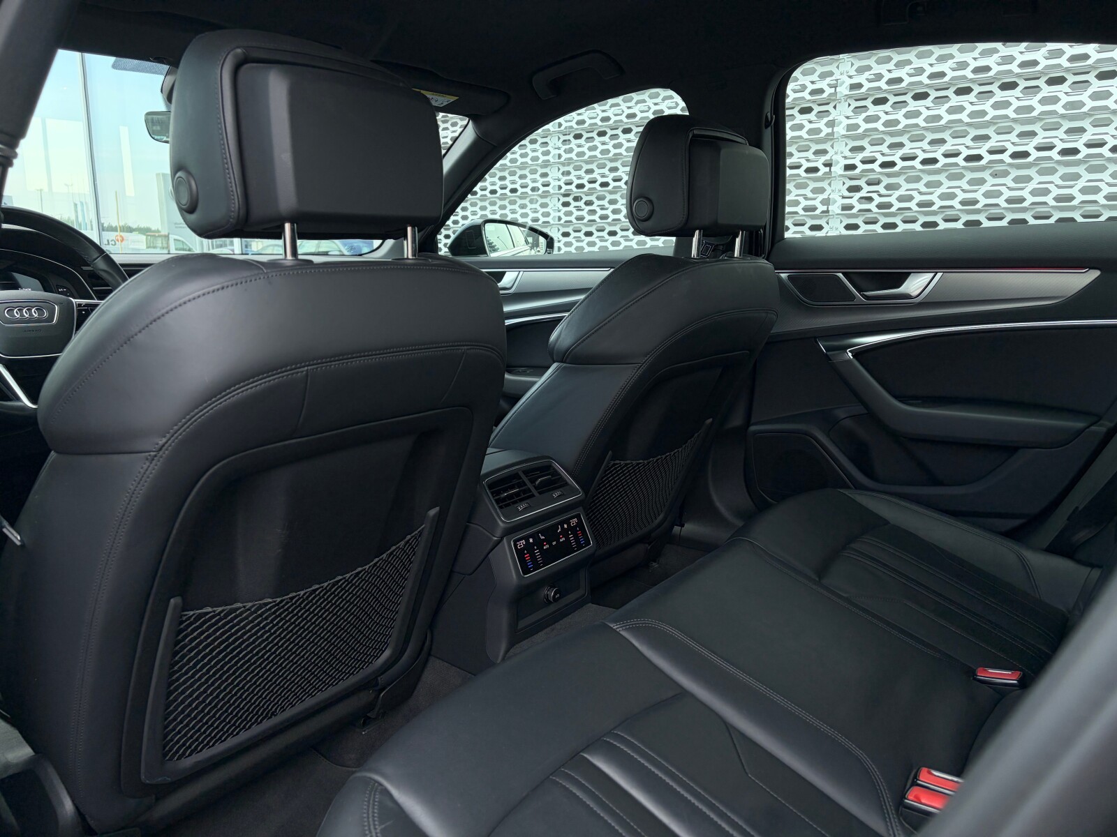 Audi A6 Limousine - zdjęcie 24