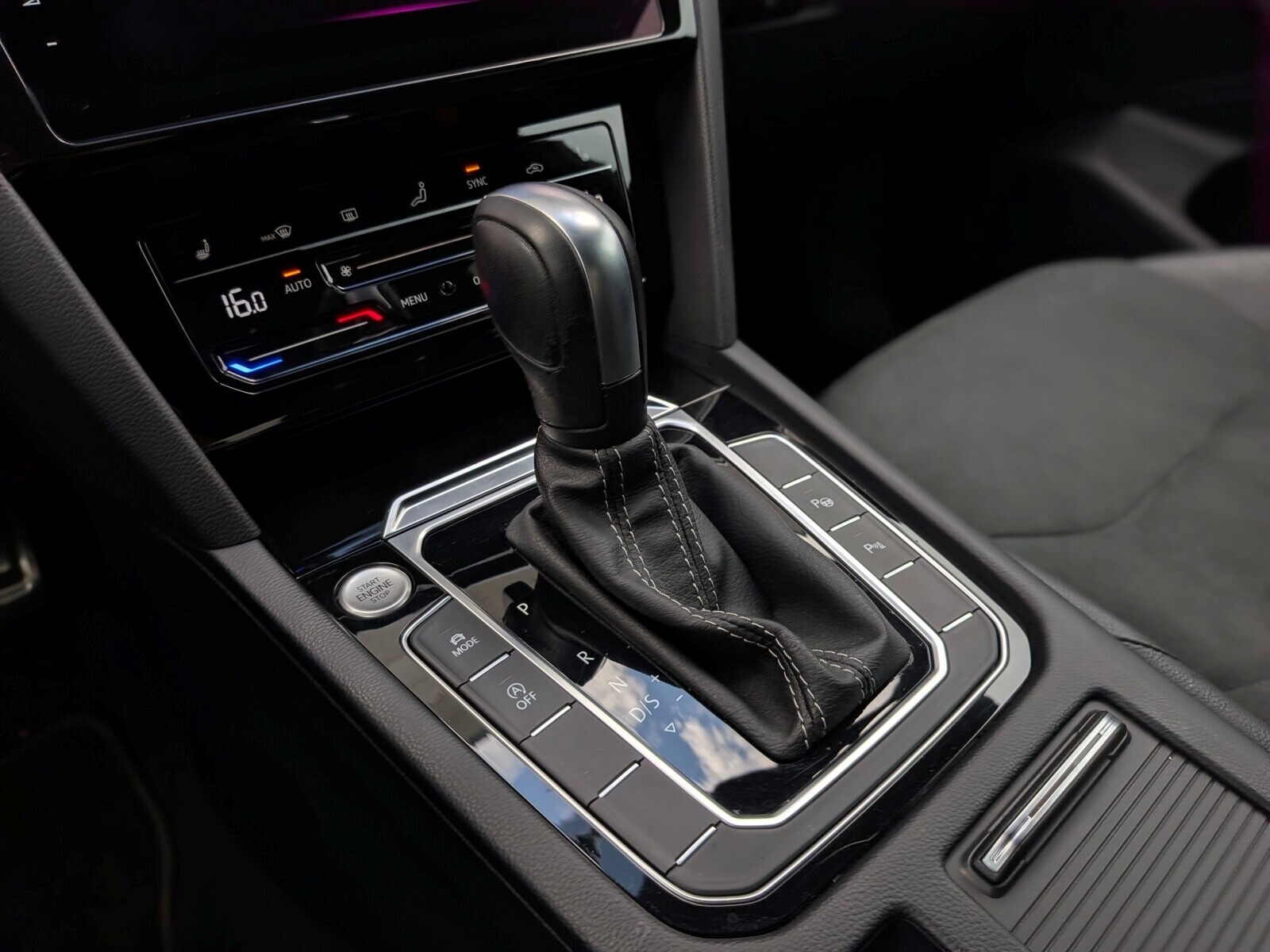 Volkswagen Arteon - zdjęcie 32