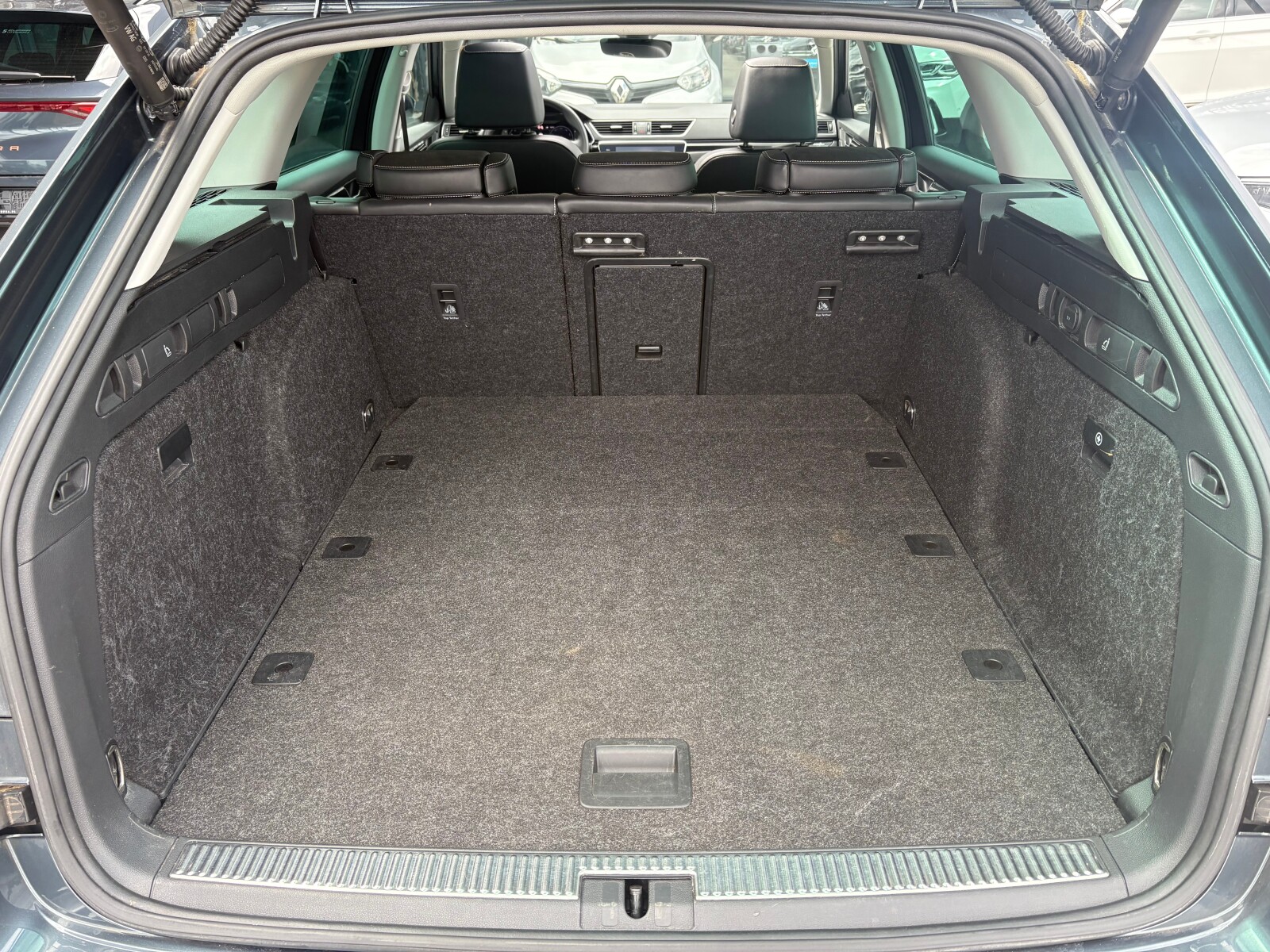 Škoda Superb - zdjęcie 21