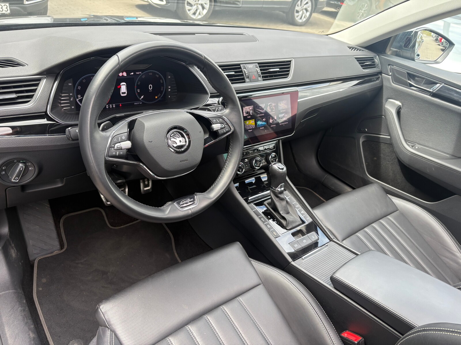 Škoda Superb - zdjęcie 11