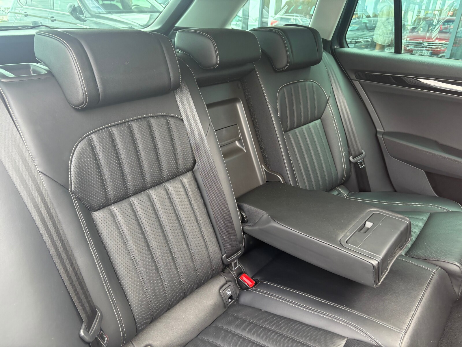 Škoda Superb - zdjęcie 16