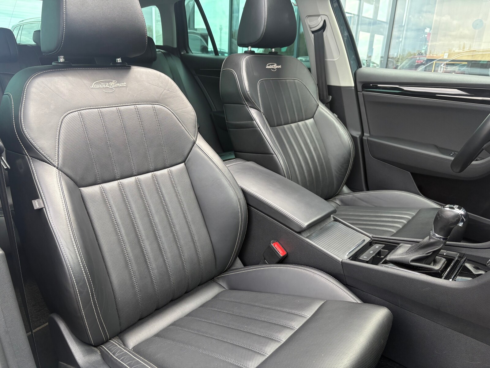 Škoda Superb - zdjęcie 18