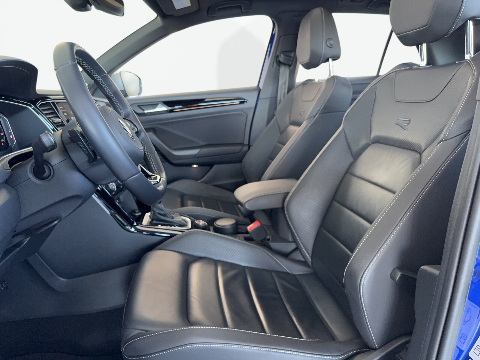 Volkswagen T-Roc - zdjęcie 9