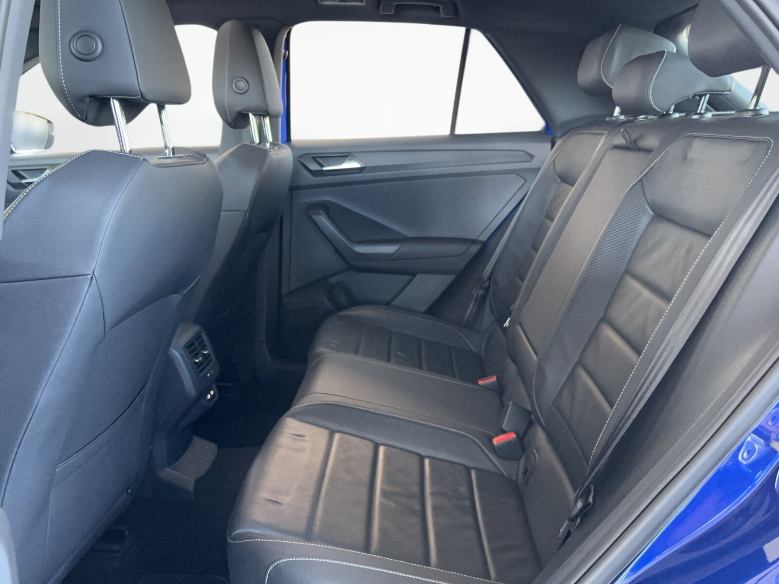 Volkswagen T-Roc - zdjęcie 12