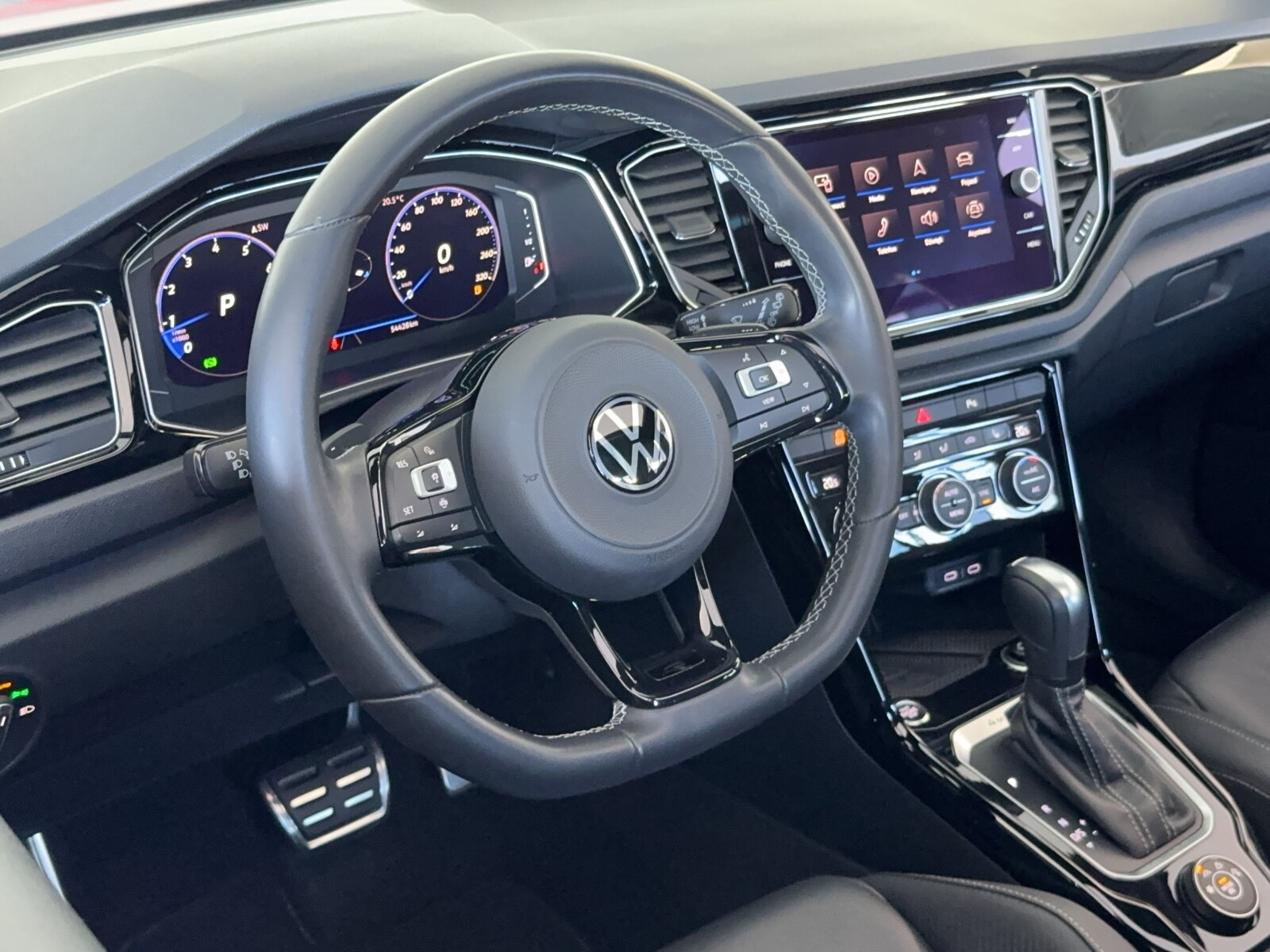 Volkswagen T-Roc - zdjęcie 19