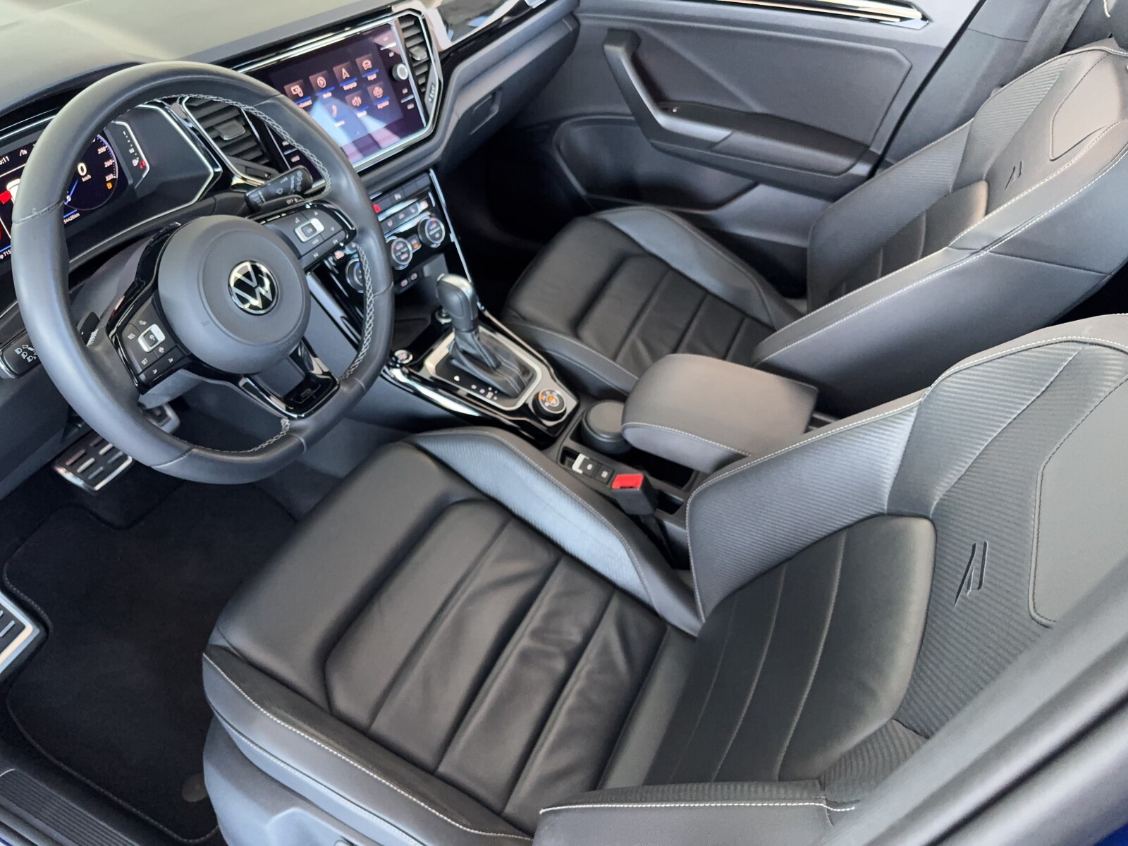 Volkswagen T-Roc - zdjęcie 10
