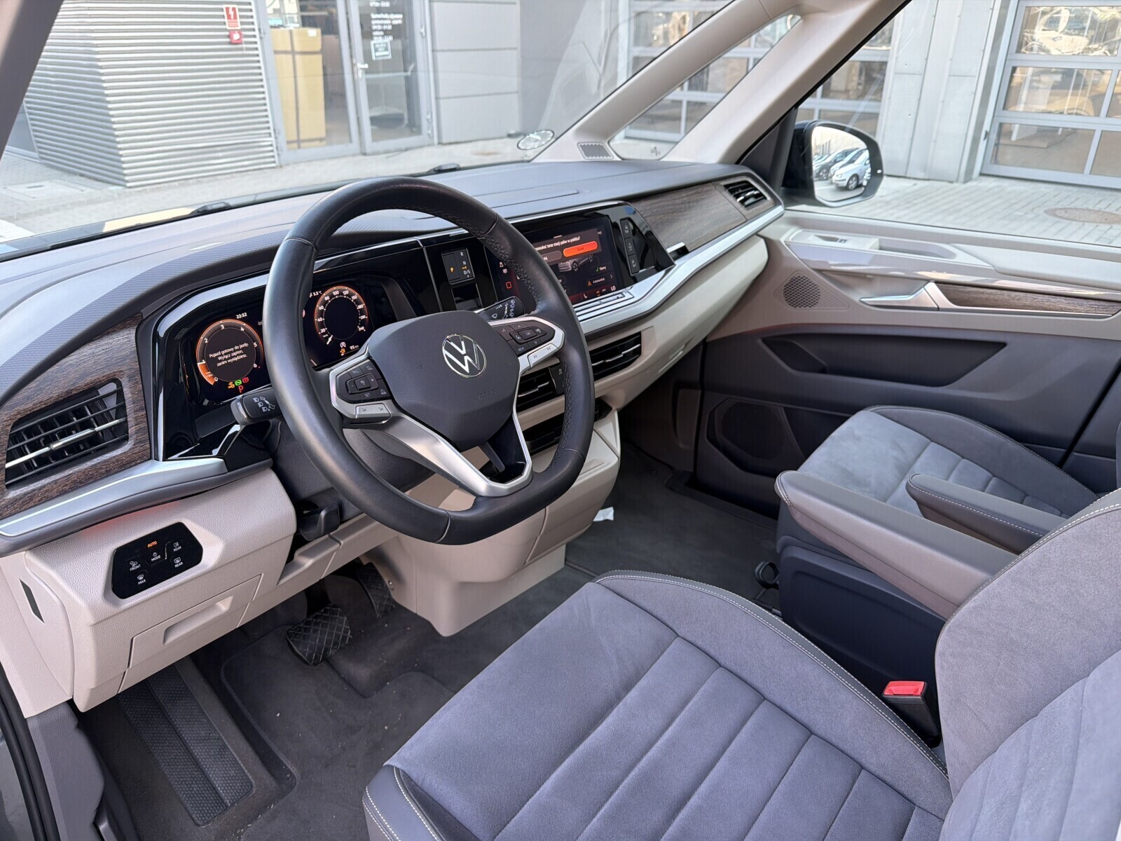 Volkswagen Multivan - zdjęcie 9