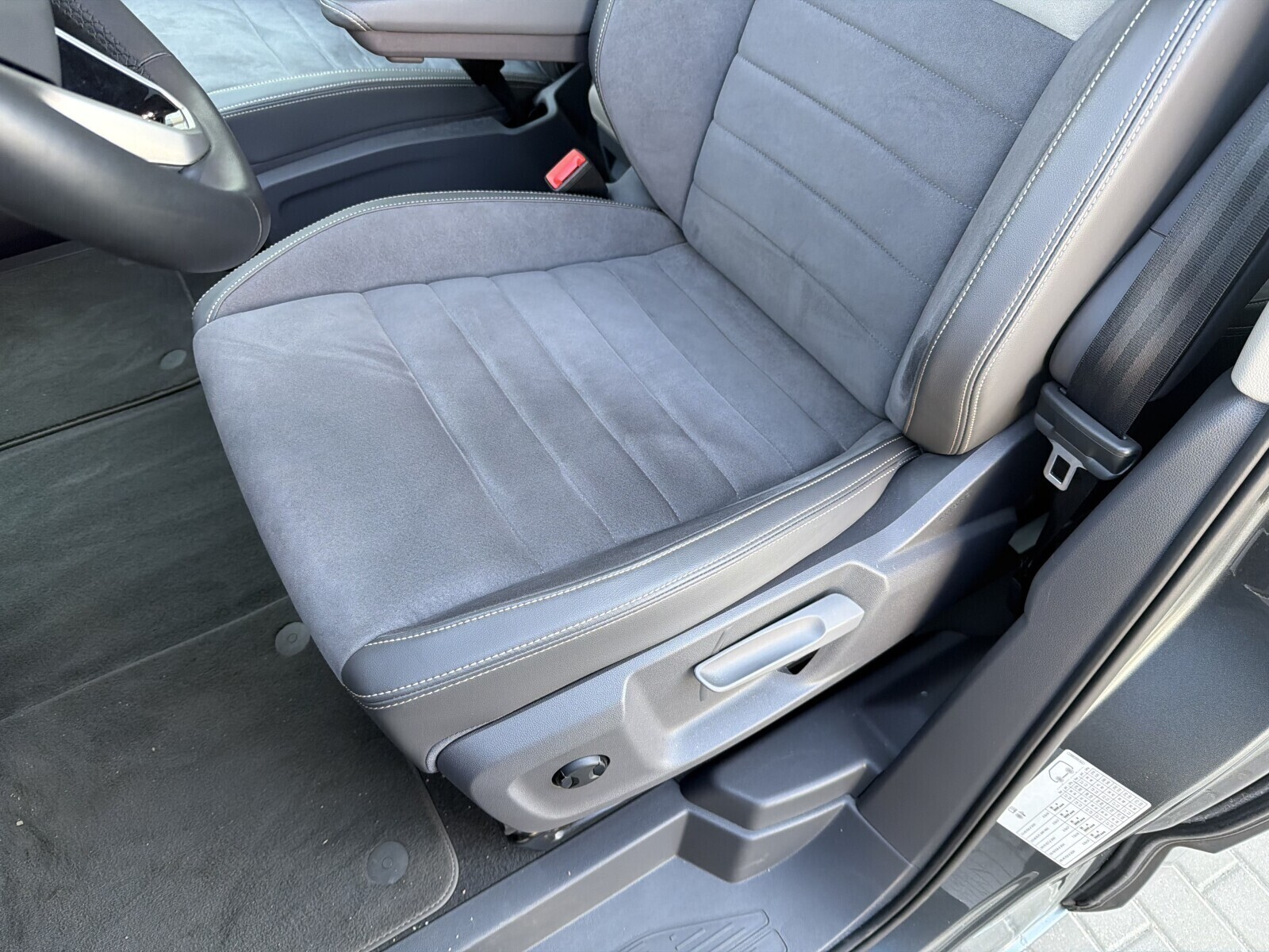 Volkswagen Multivan - zdjęcie 12