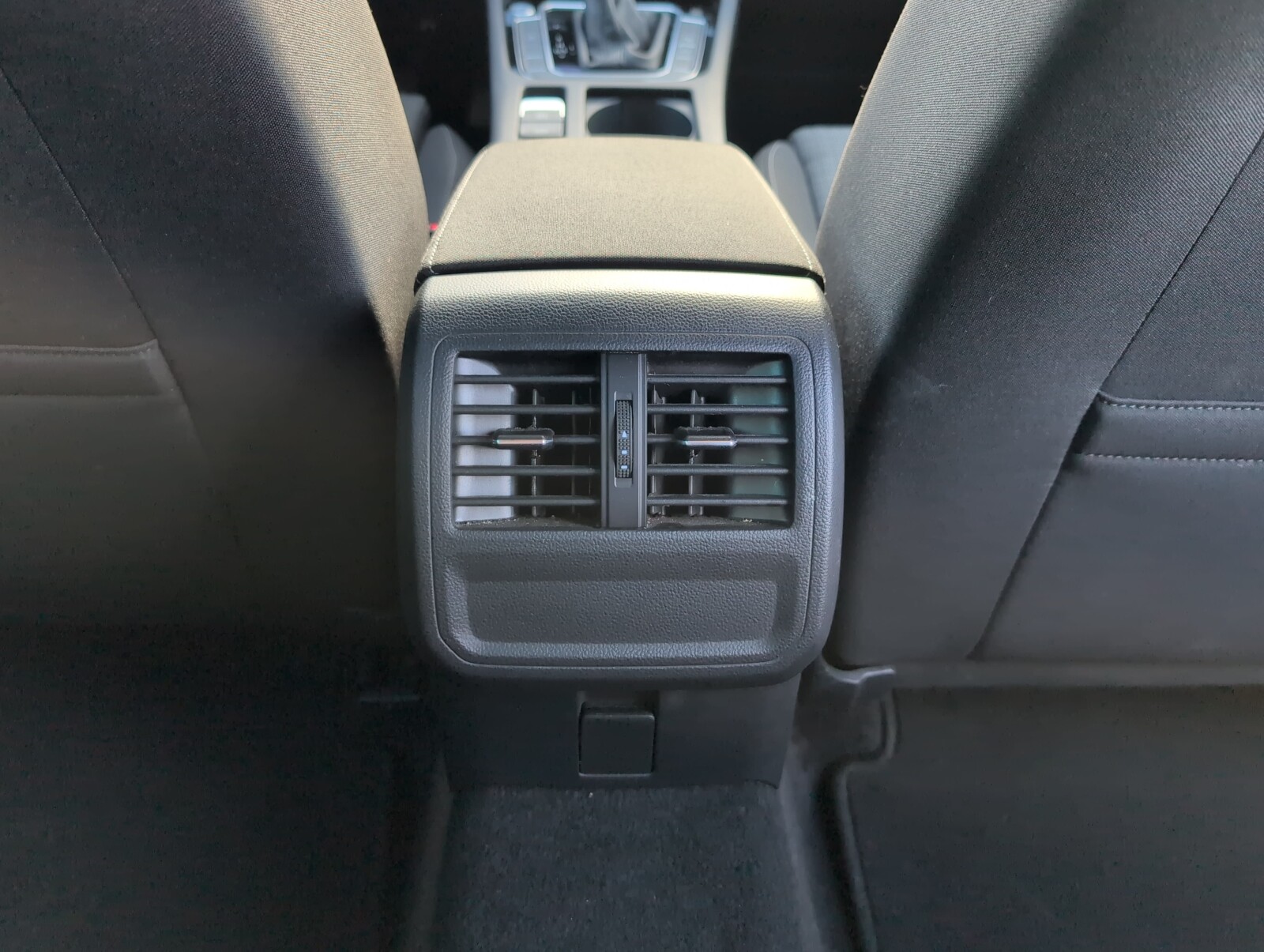 Volkswagen Passat Variant - zdjęcie 13