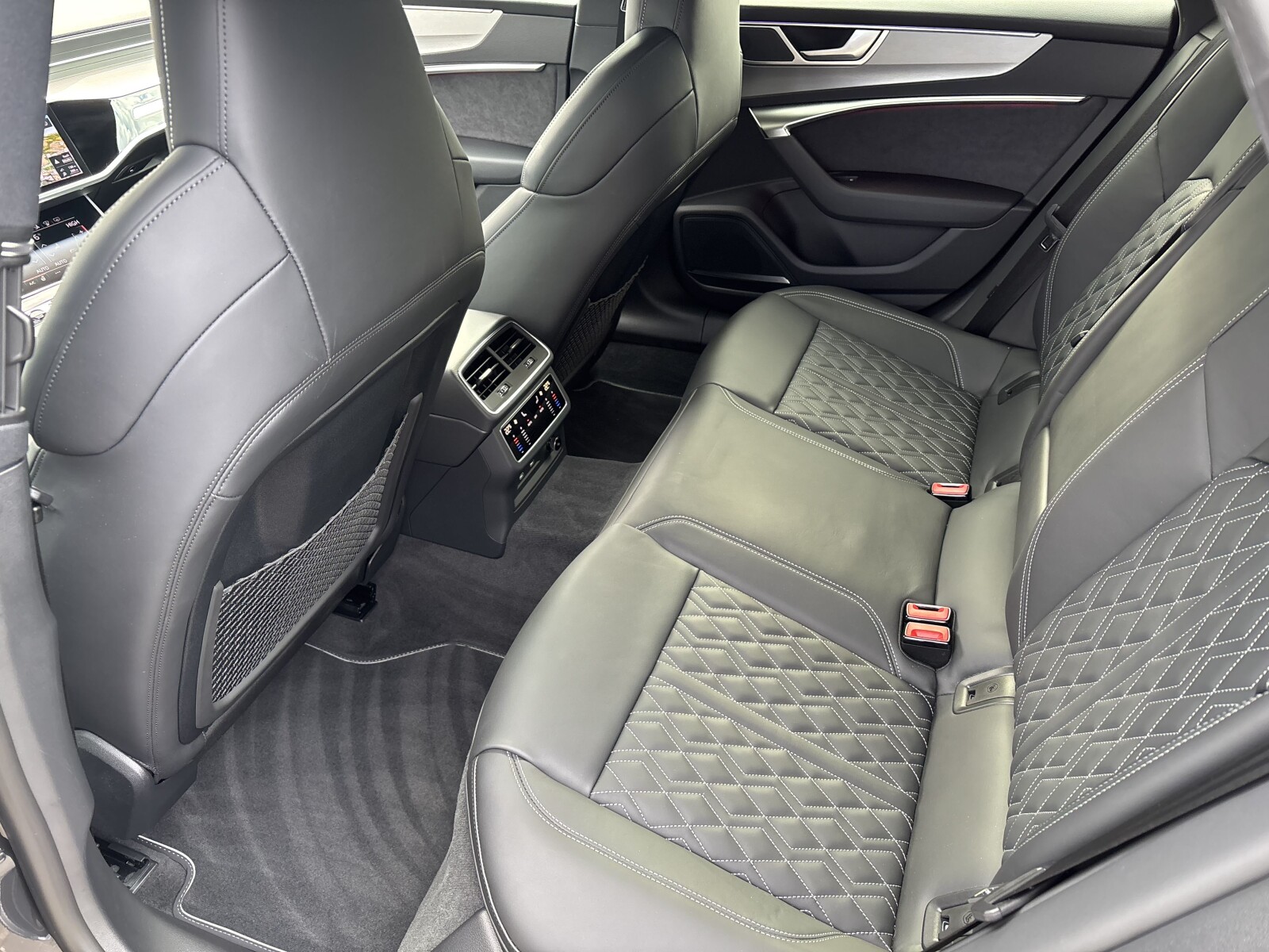 Audi A7 Sportback - zdjęcie 33