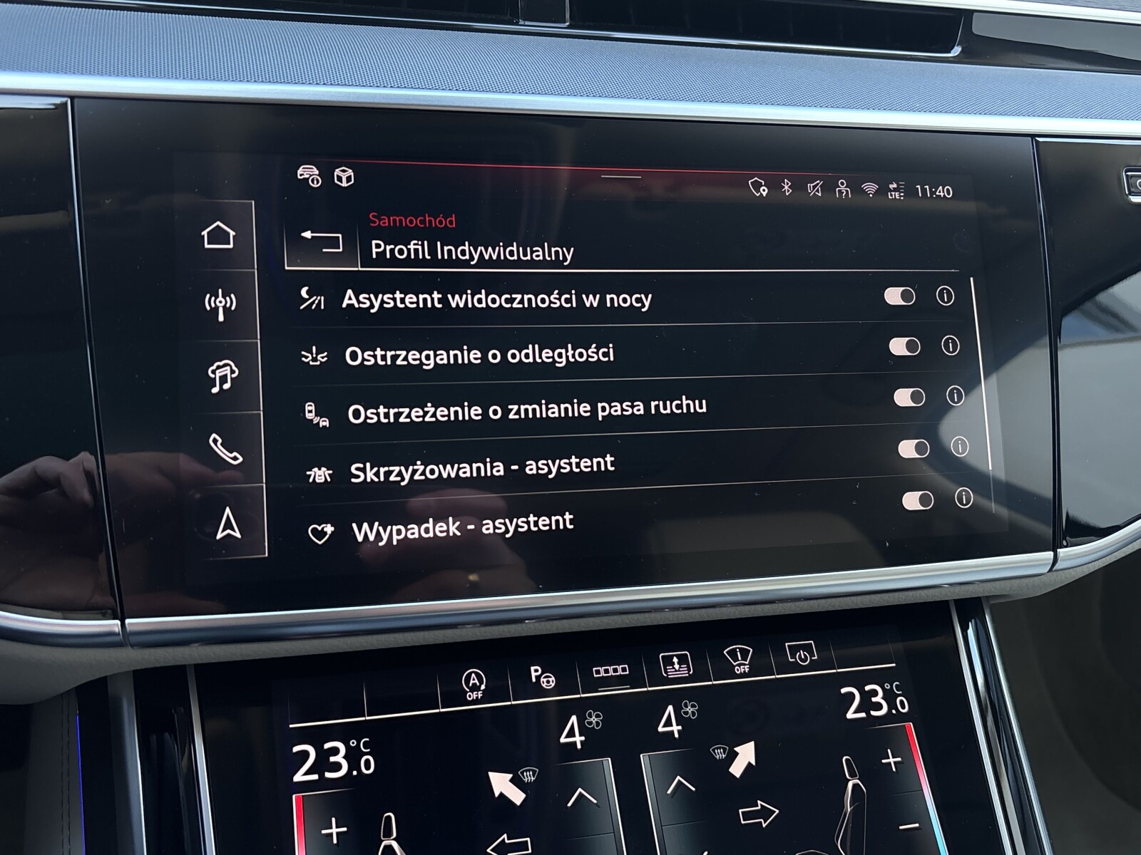 Audi A8 - zdjęcie 25