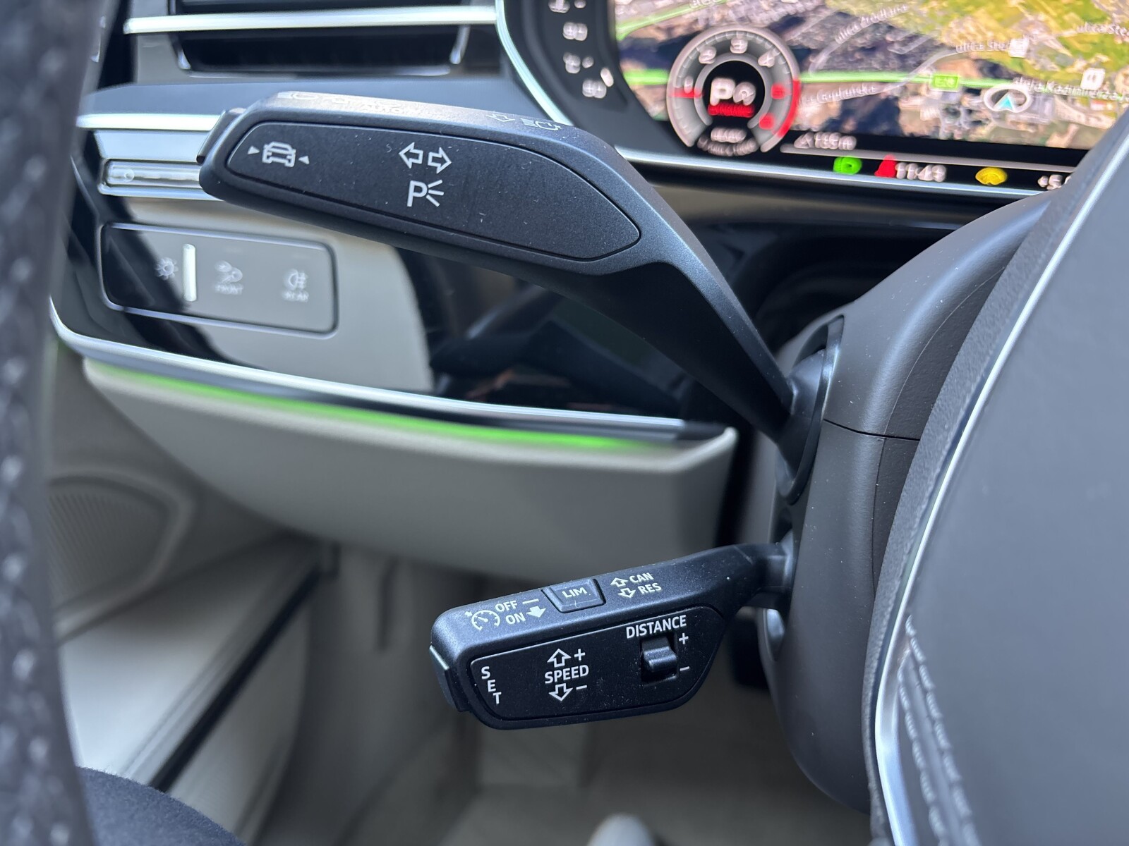 Audi A8 - zdjęcie 12