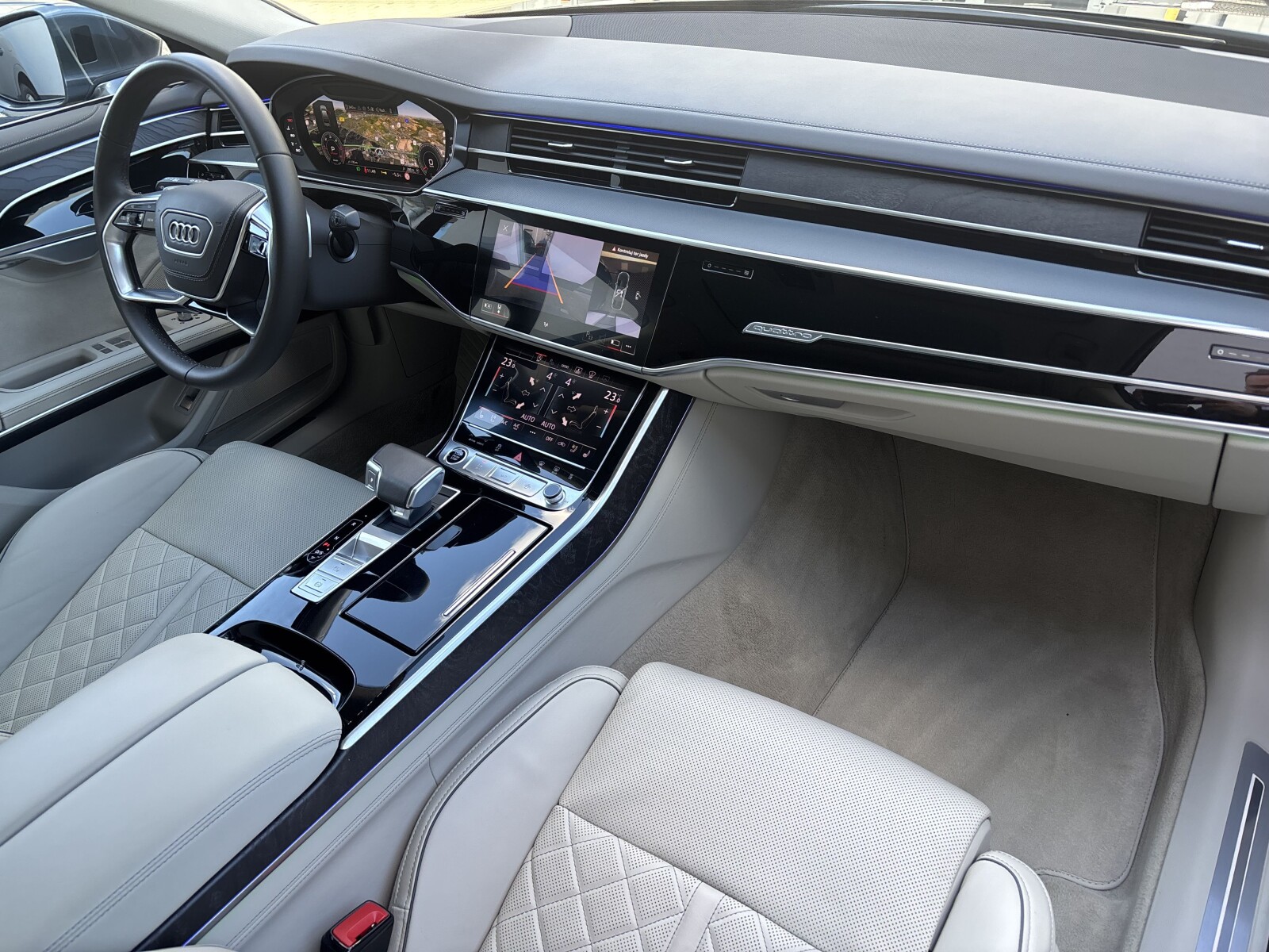 Audi A8 - zdjęcie 38