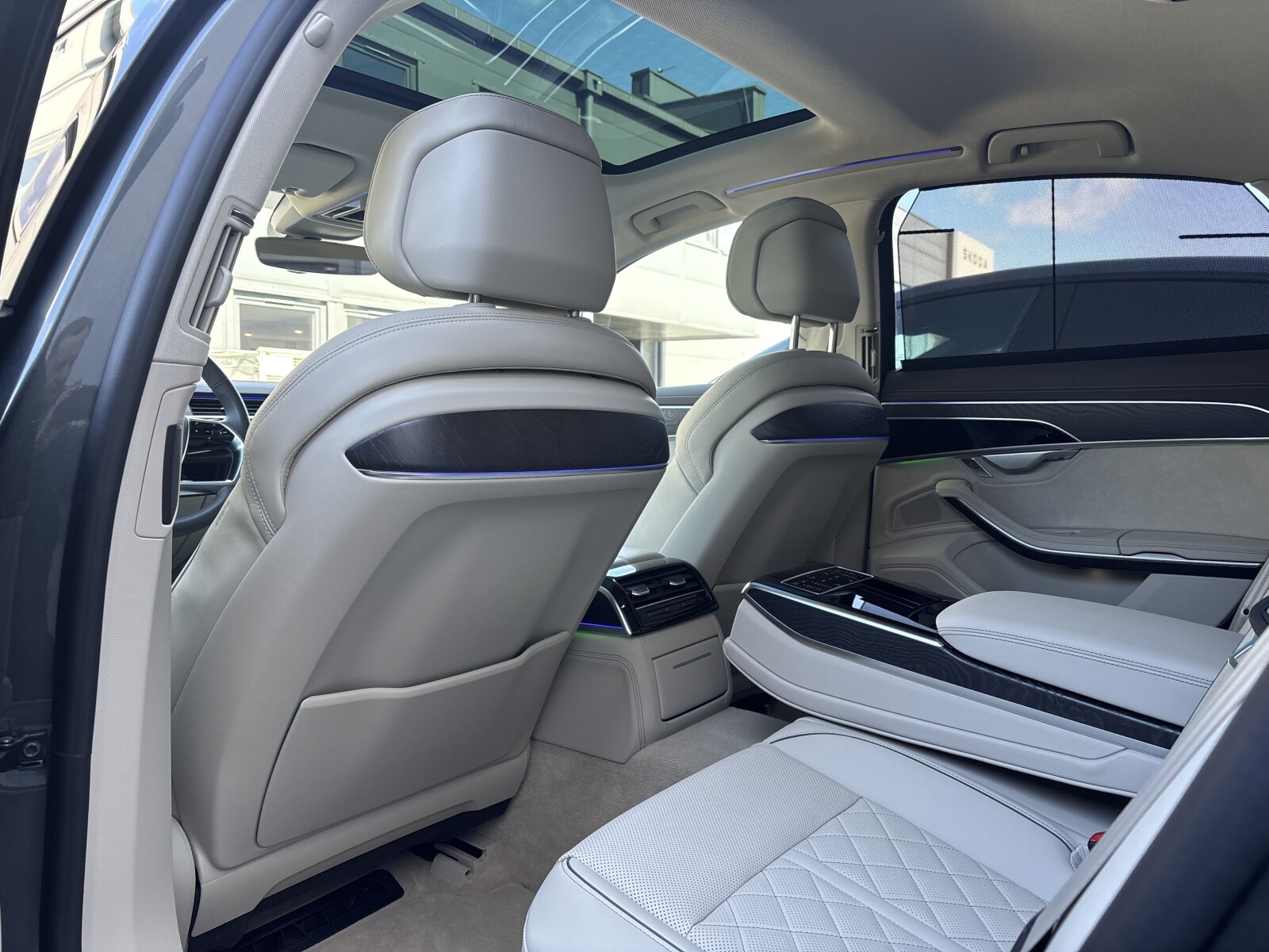 Audi A8 - zdjęcie 33