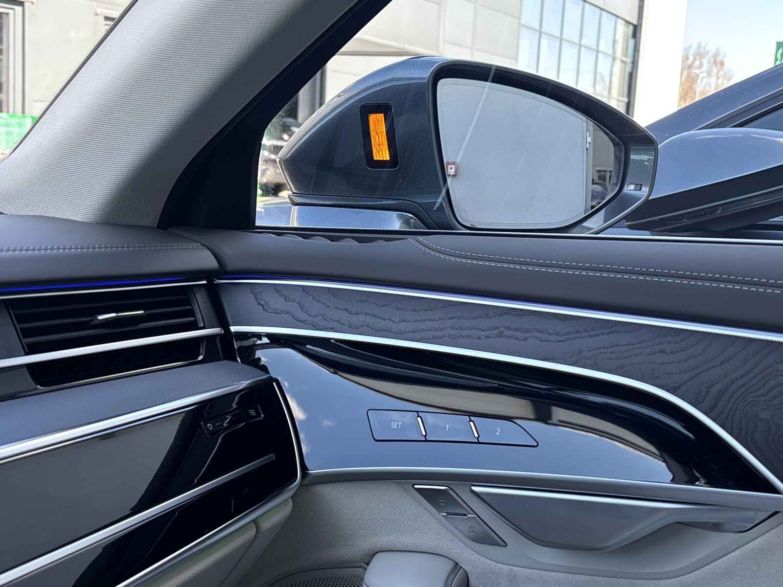 Audi A8 - zdjęcie 26