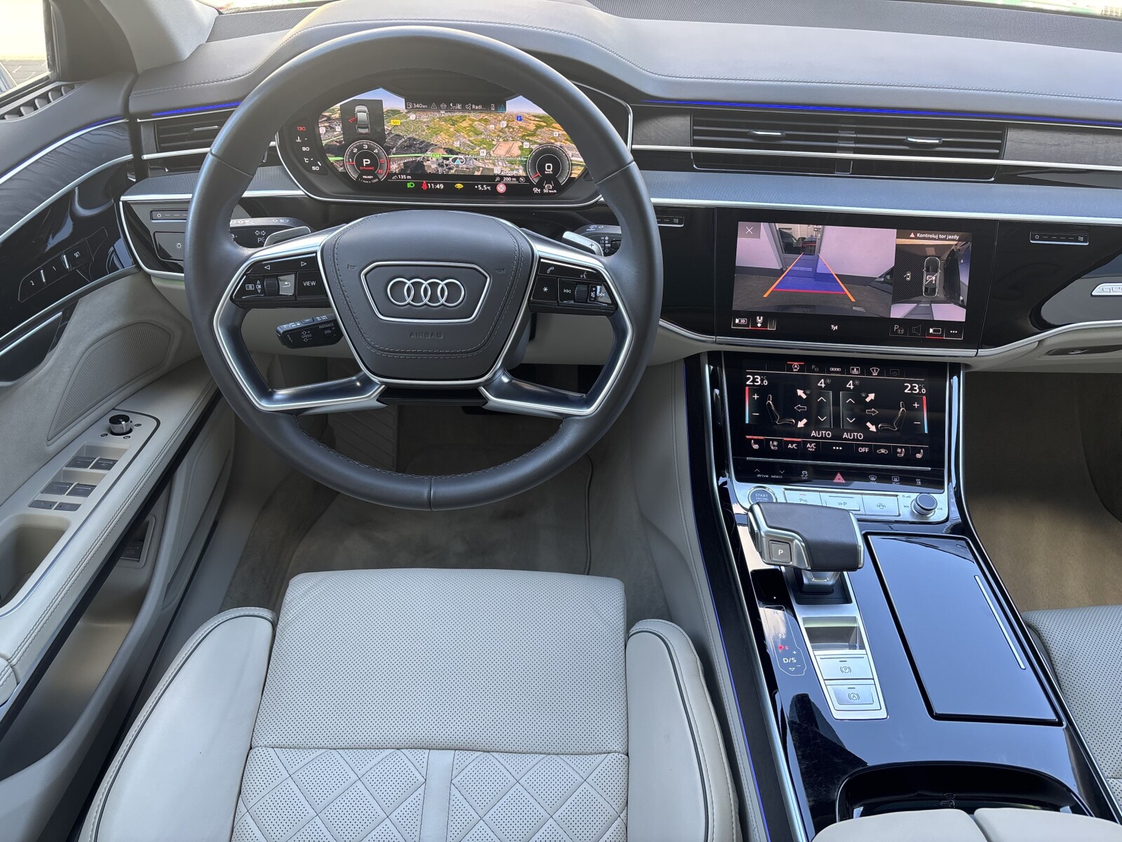 Audi A8 - zdjęcie 10