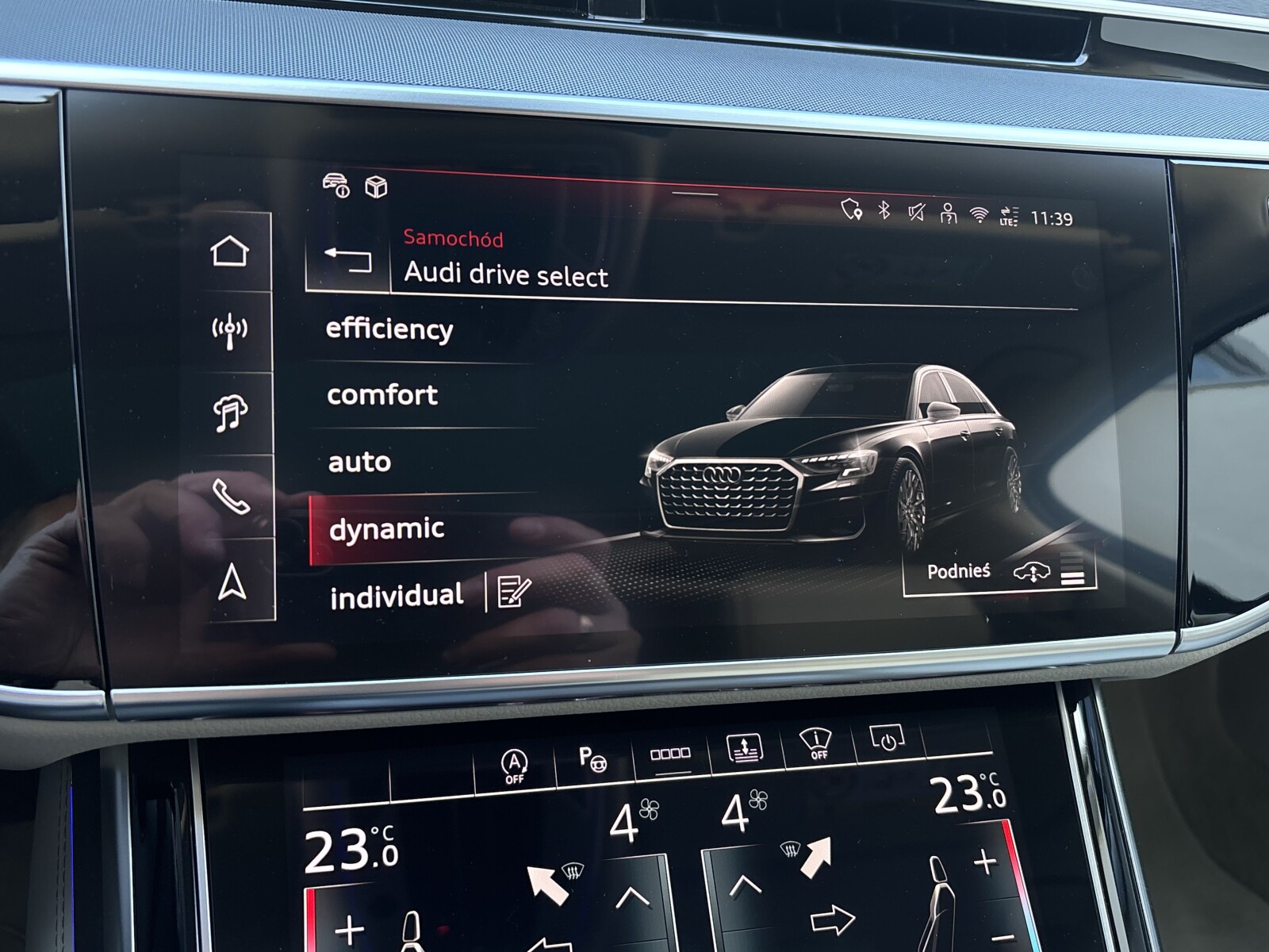Audi A8 - zdjęcie 21