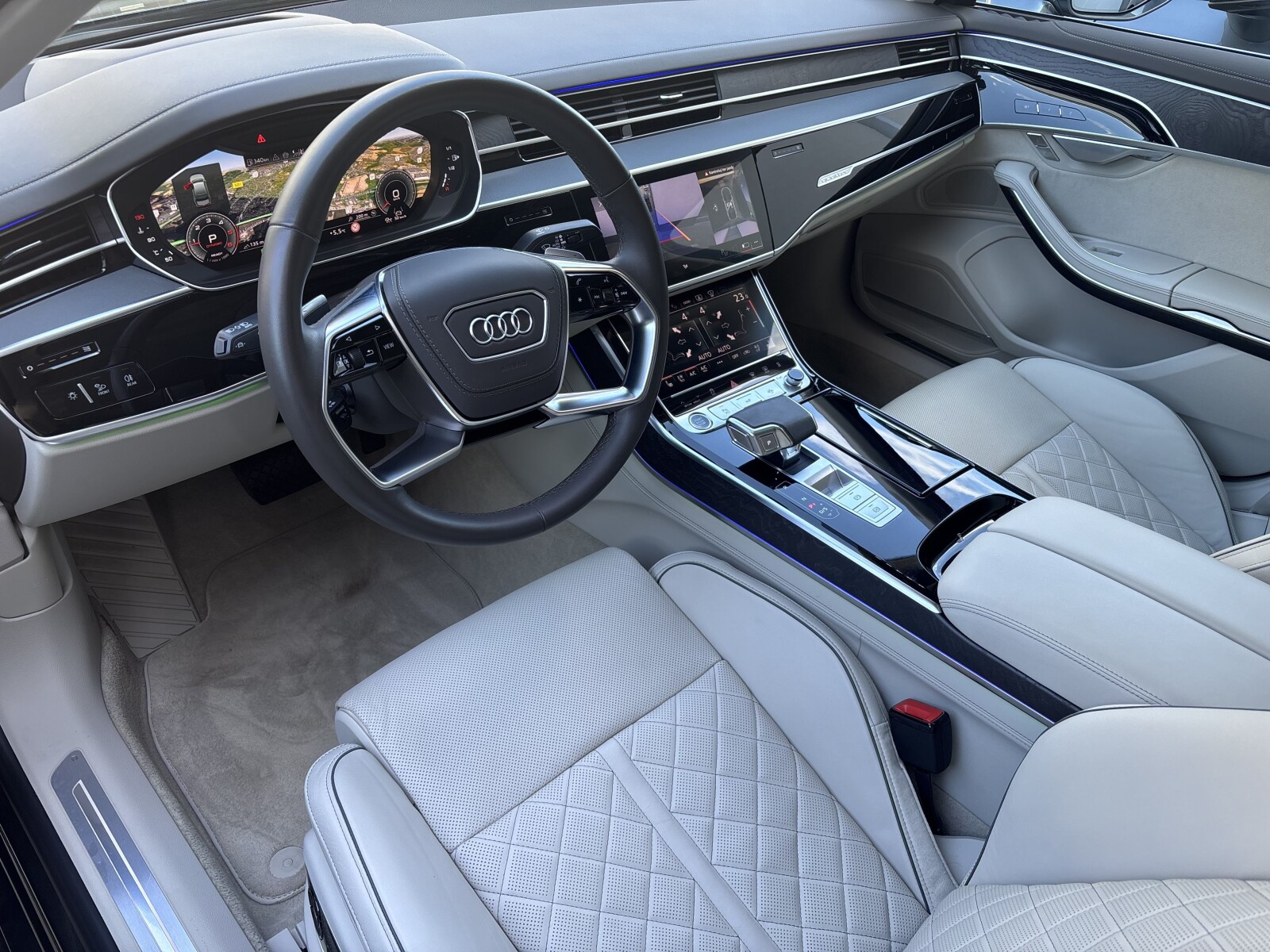 Audi A8 - zdjęcie 15