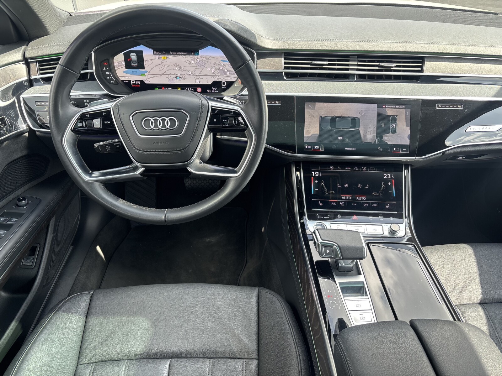 Audi A8 - zdjęcie 10