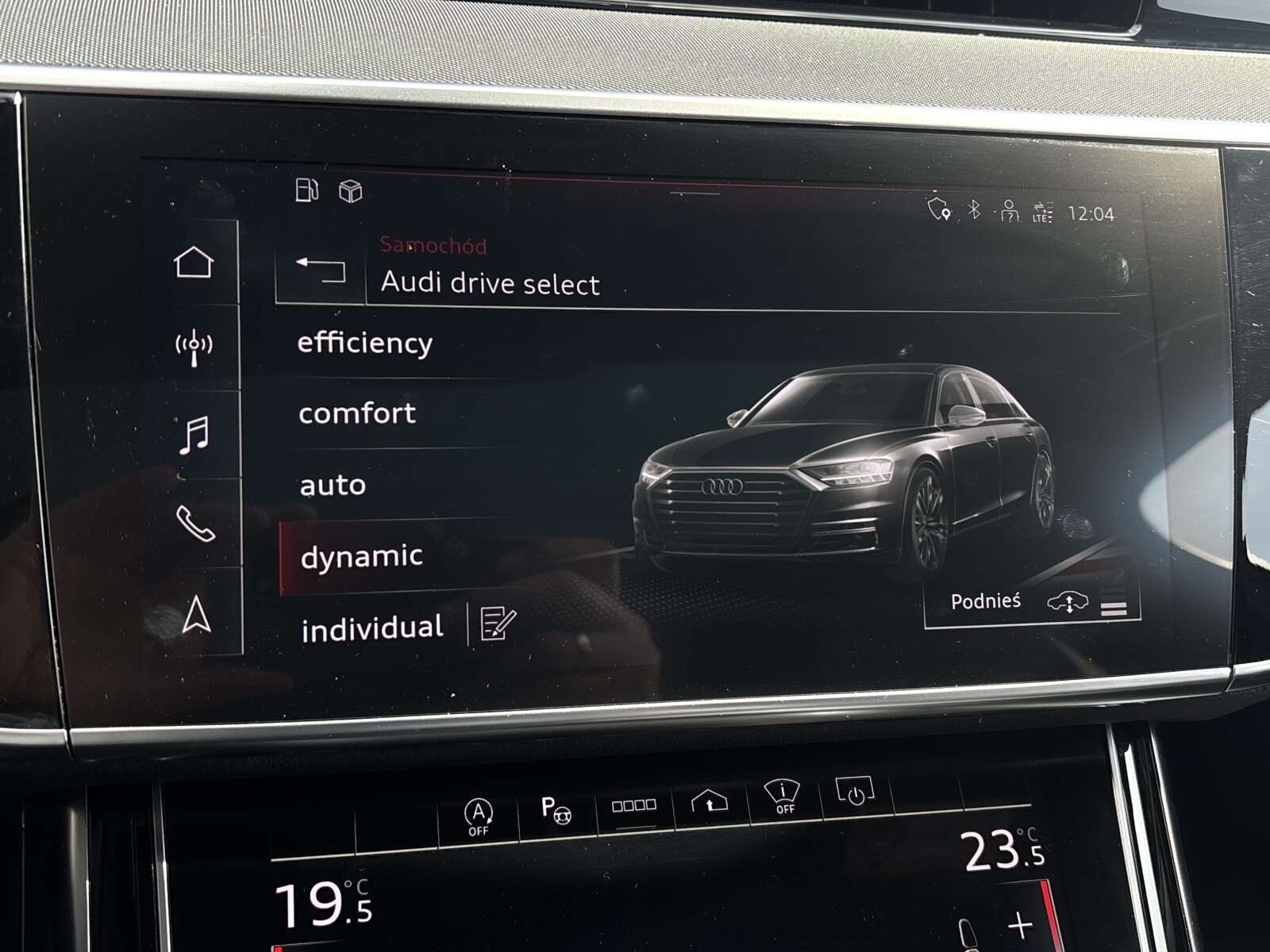 Audi A8 - zdjęcie 23