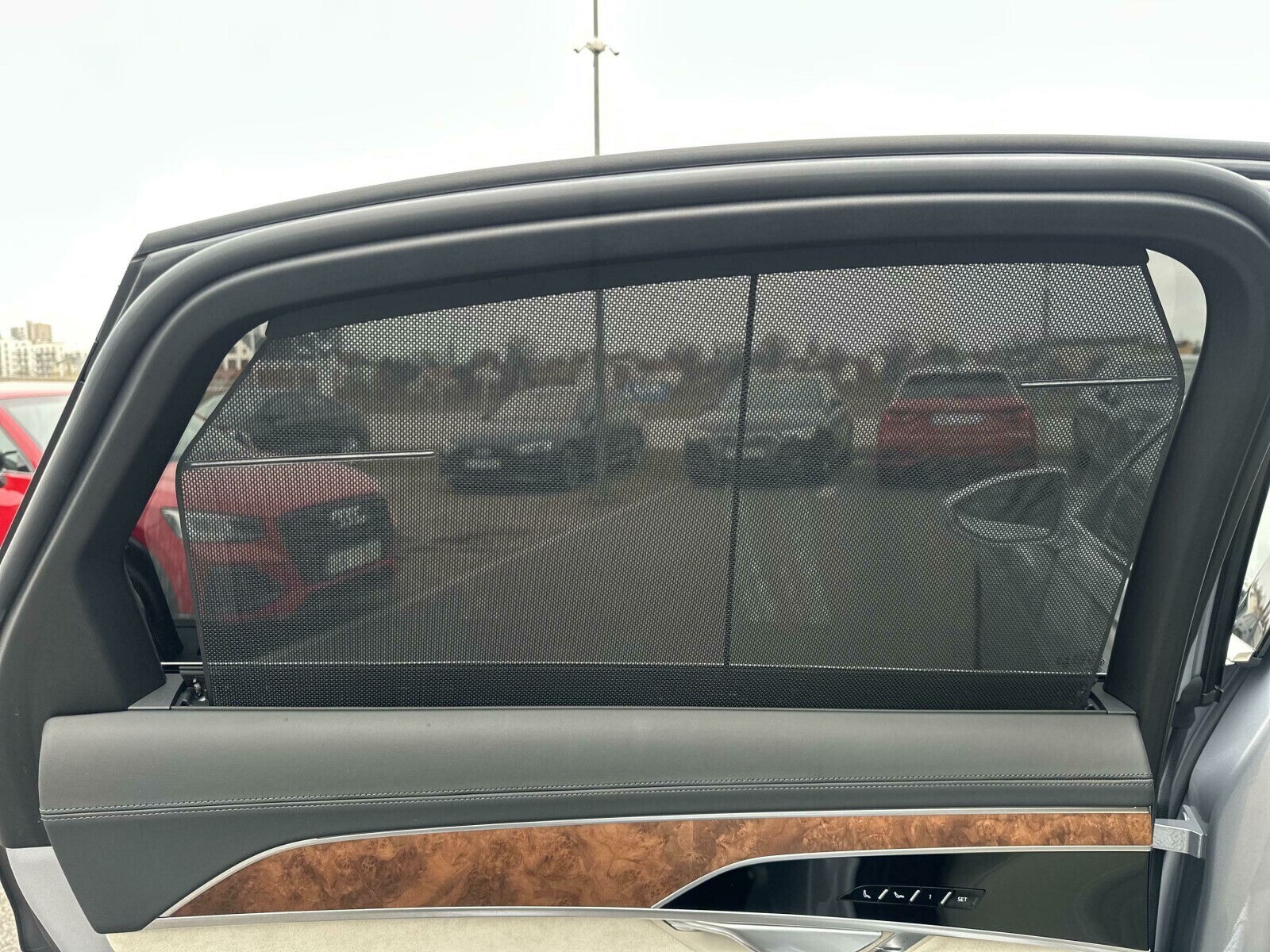 Audi A8 - zdjęcie 24