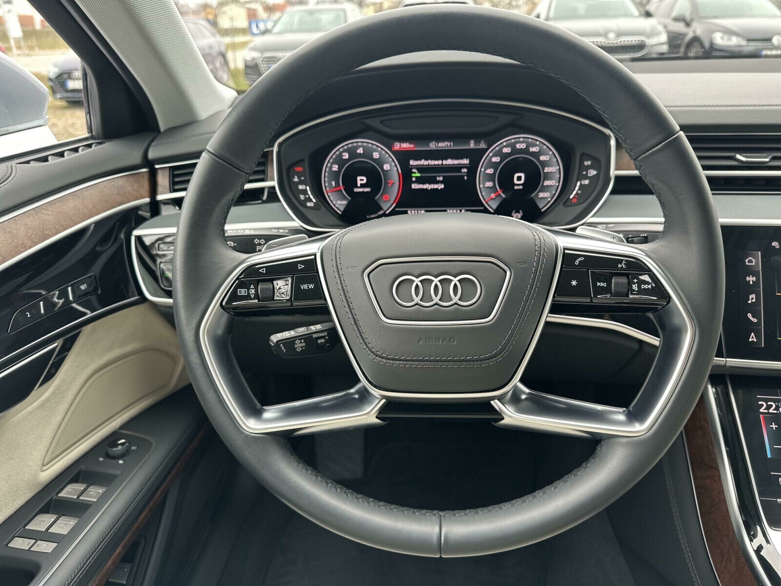 Audi A8 - zdjęcie 18