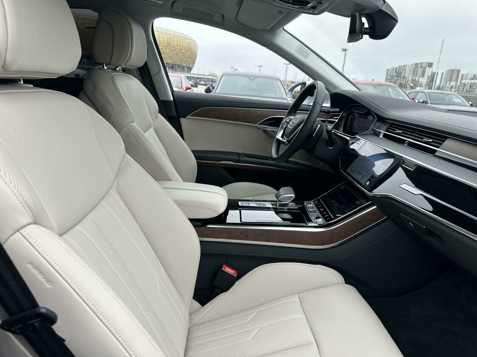 Audi A8 - zdjęcie 15