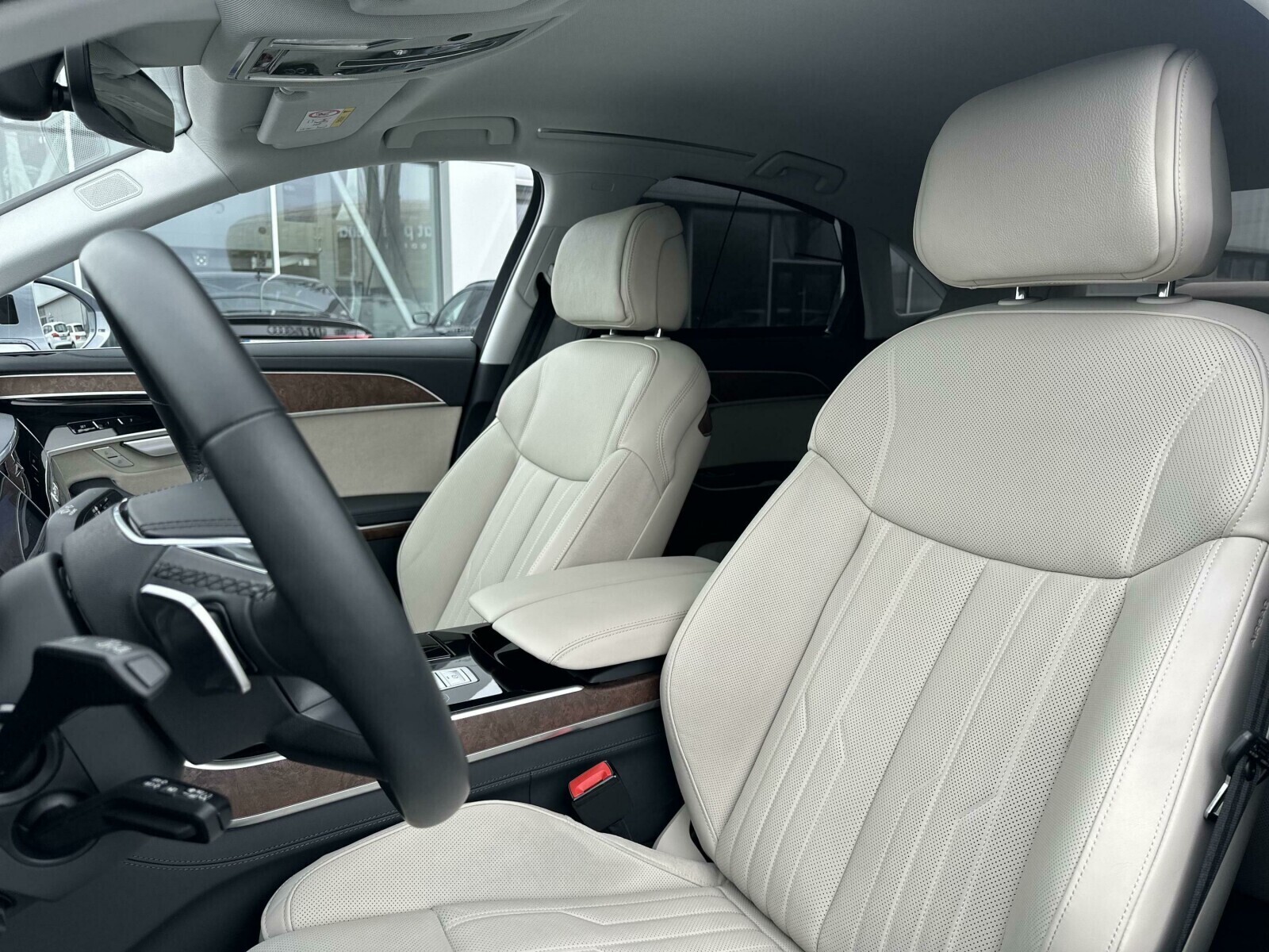 Audi A8 - zdjęcie 11