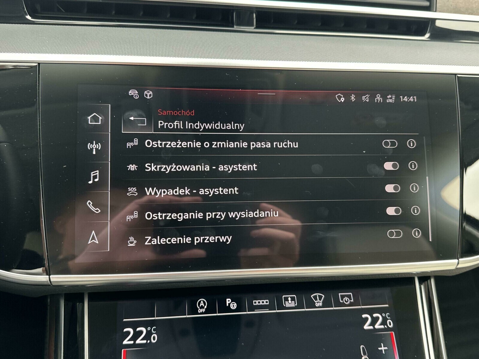 Audi A8 - zdjęcie 29