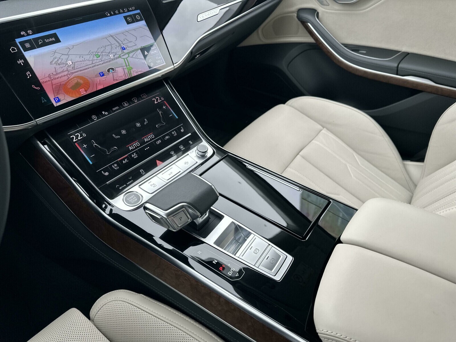 Audi A8 - zdjęcie 20