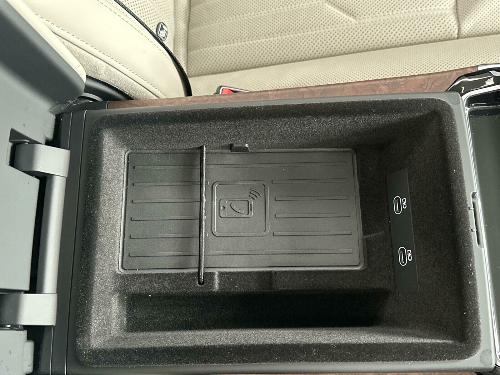 Audi A8 - zdjęcie 21