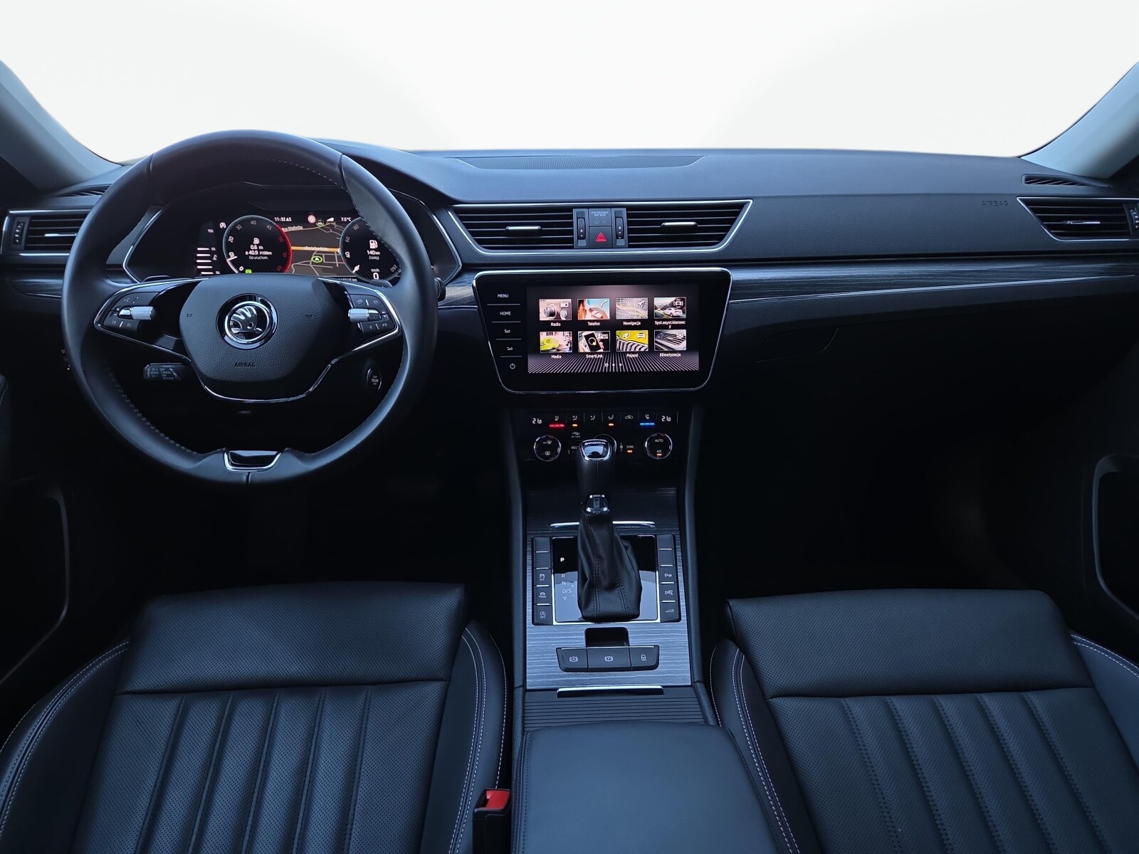 Škoda Superb Combi - zdjęcie 11