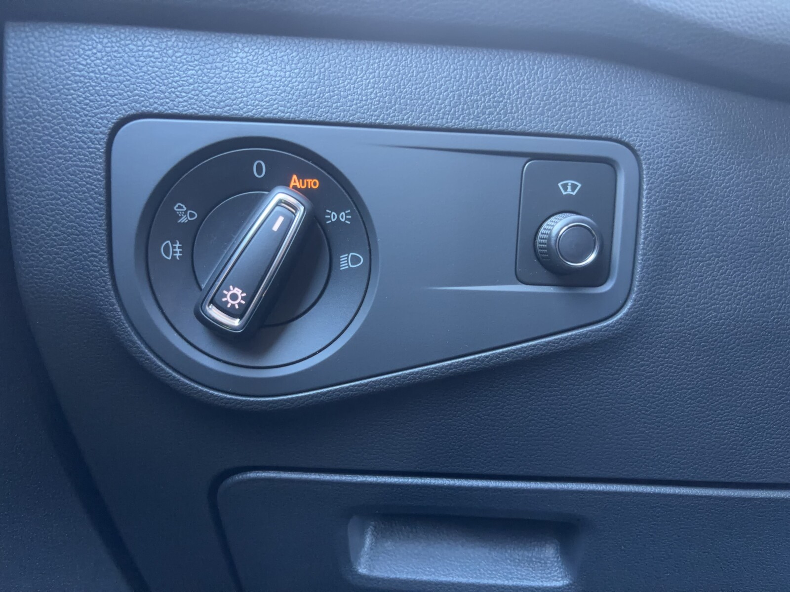 Volkswagen Tiguan Allspace - zdjęcie 14