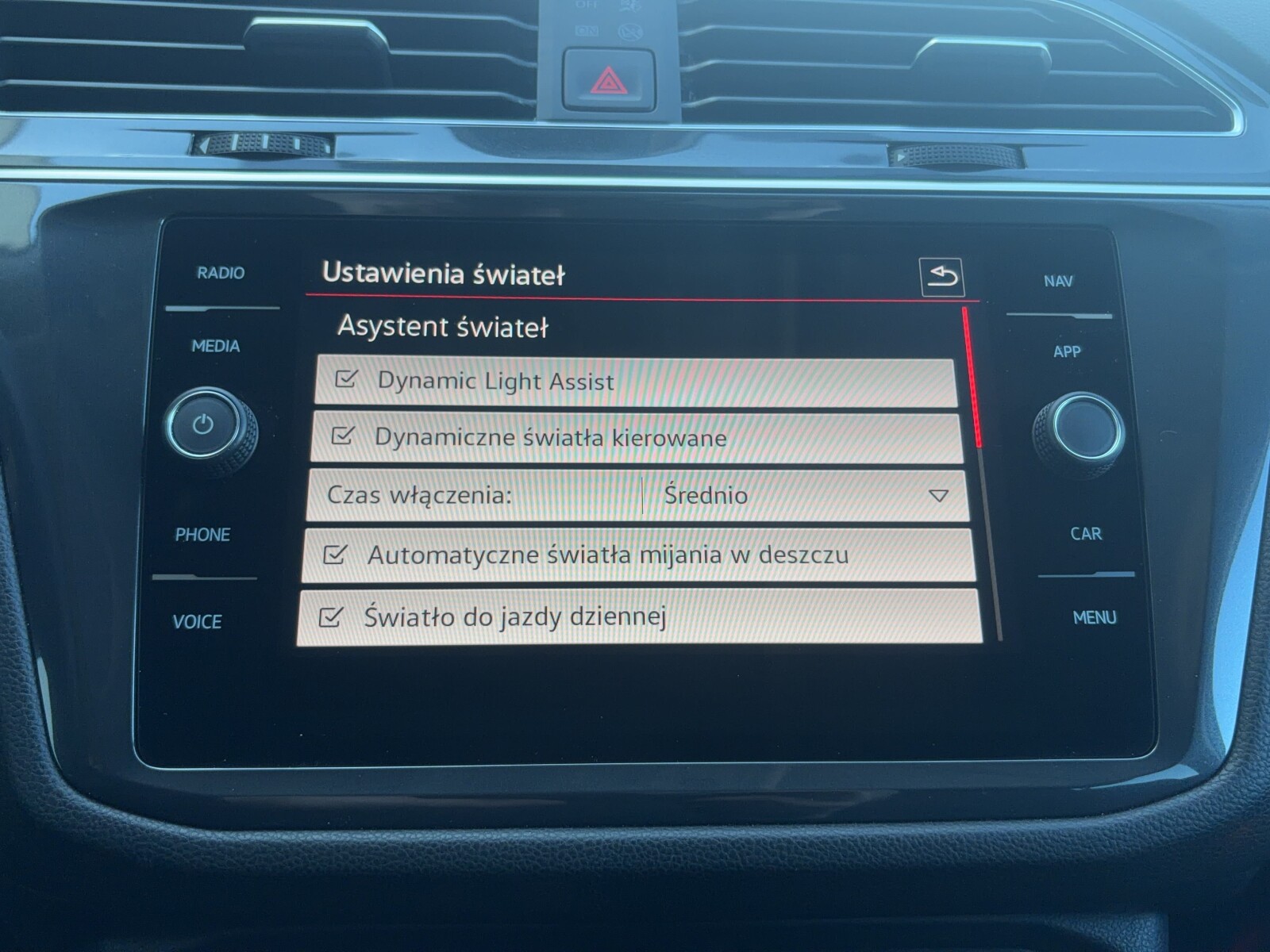 Volkswagen Tiguan Allspace - zdjęcie 33