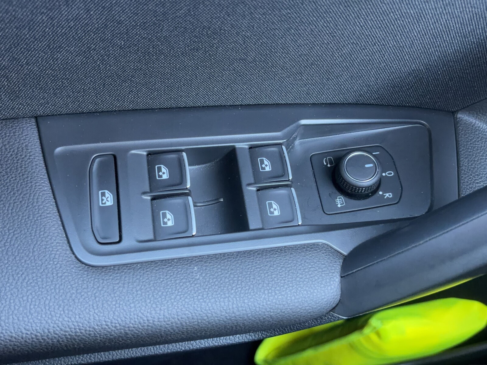 Volkswagen Tiguan Allspace - zdjęcie 17
