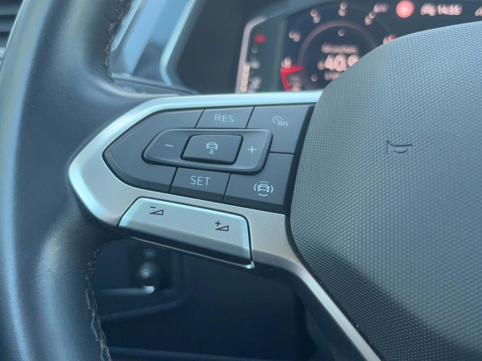Volkswagen Tiguan Allspace - zdjęcie 18