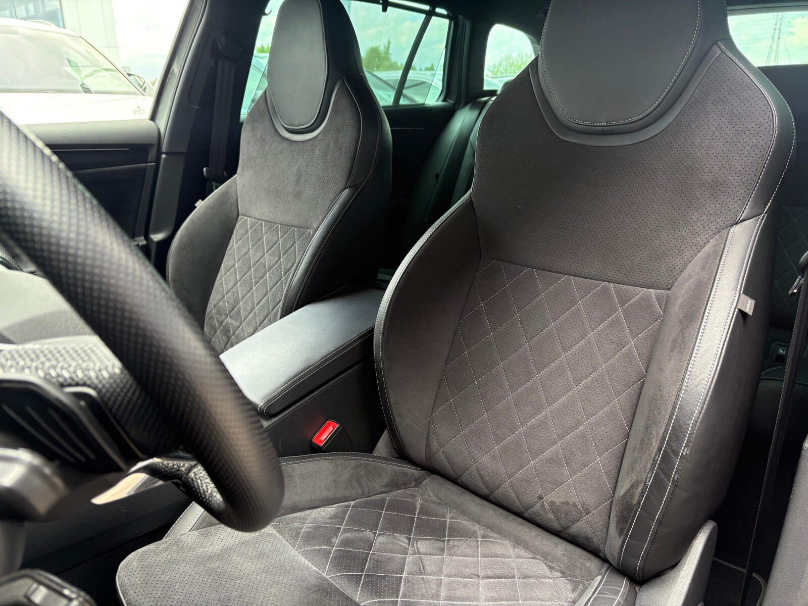 Škoda Superb Combi - zdjęcie 12