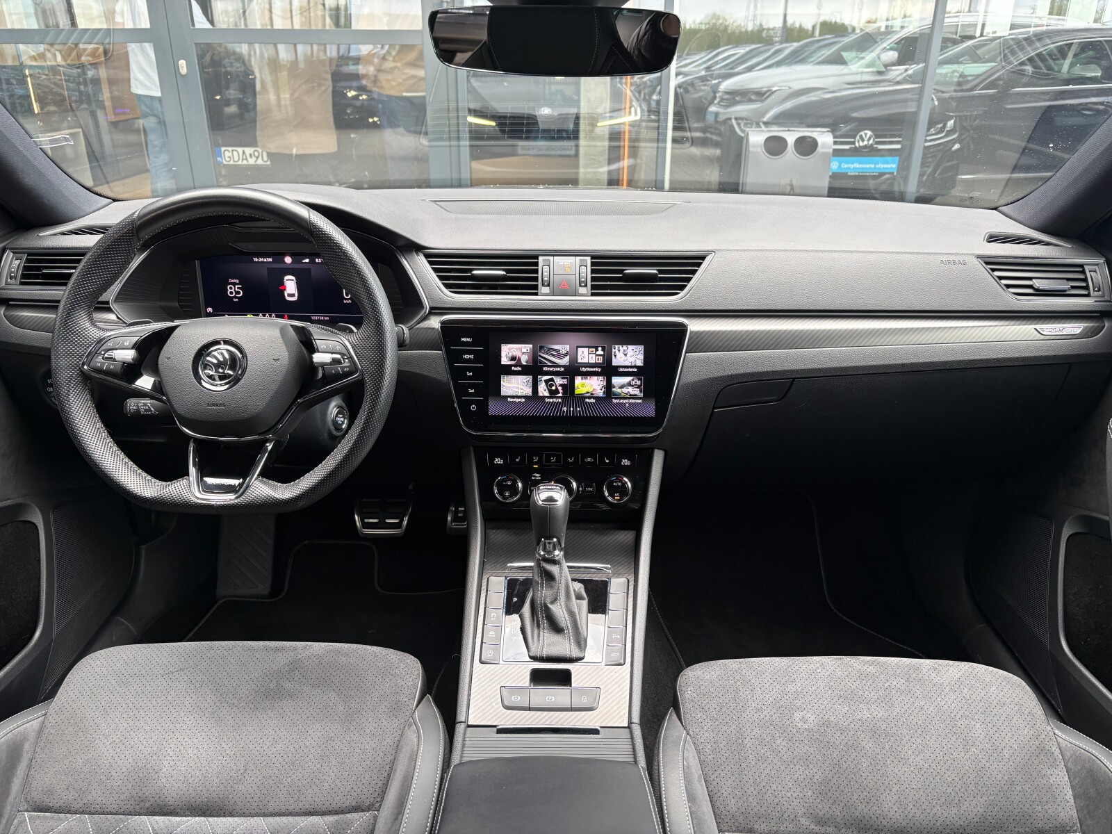 Škoda Superb Combi - zdjęcie 9