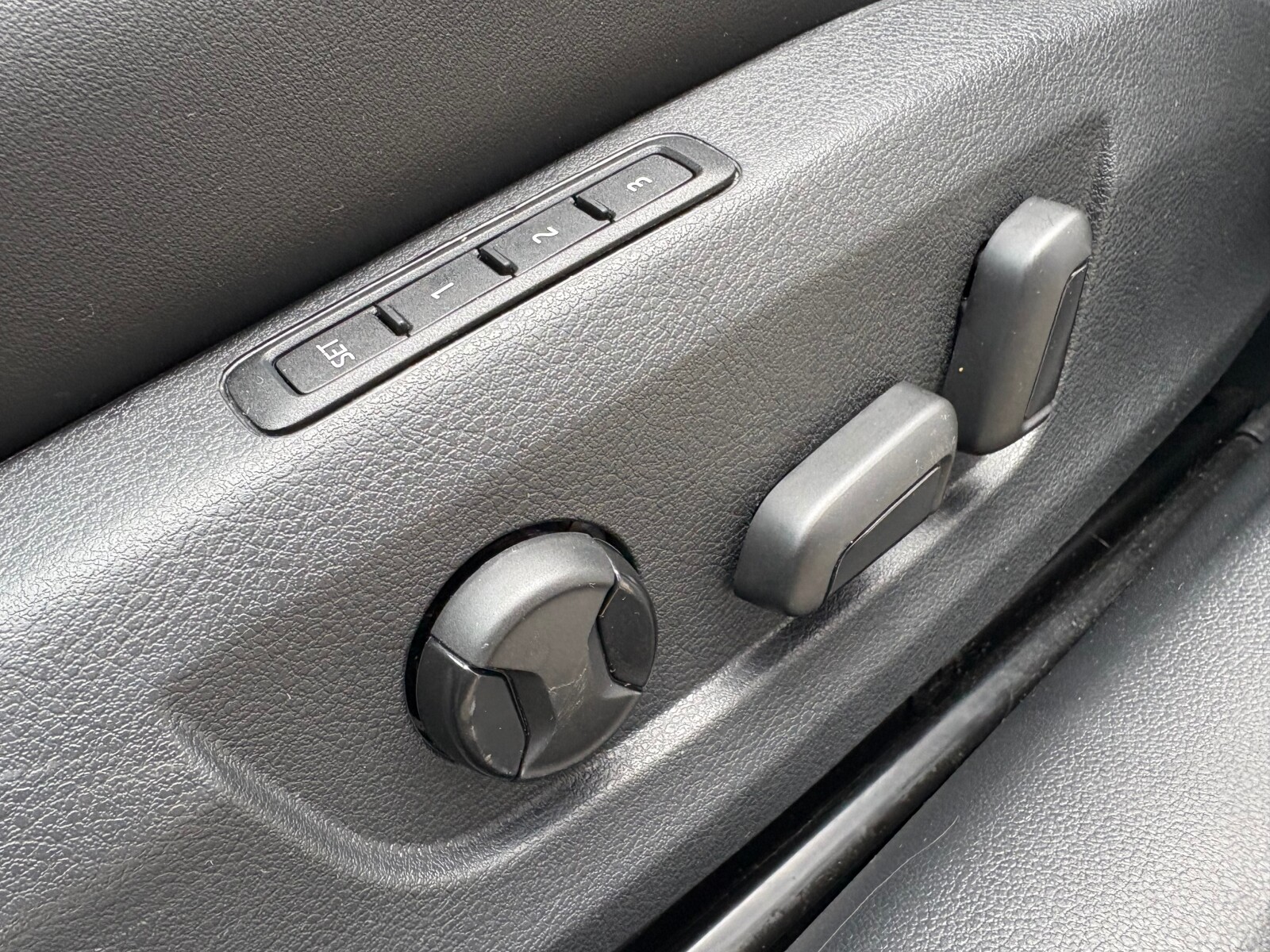 Škoda Superb Combi - zdjęcie 23