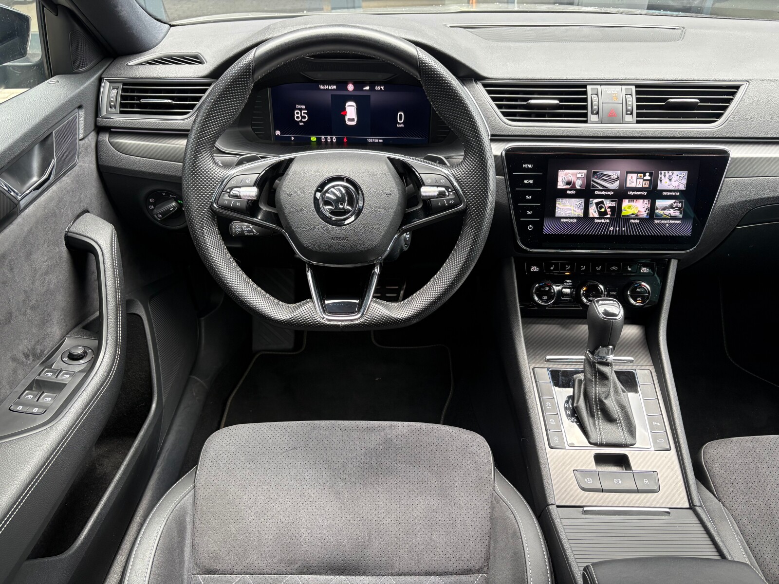 Škoda Superb Combi - zdjęcie 10