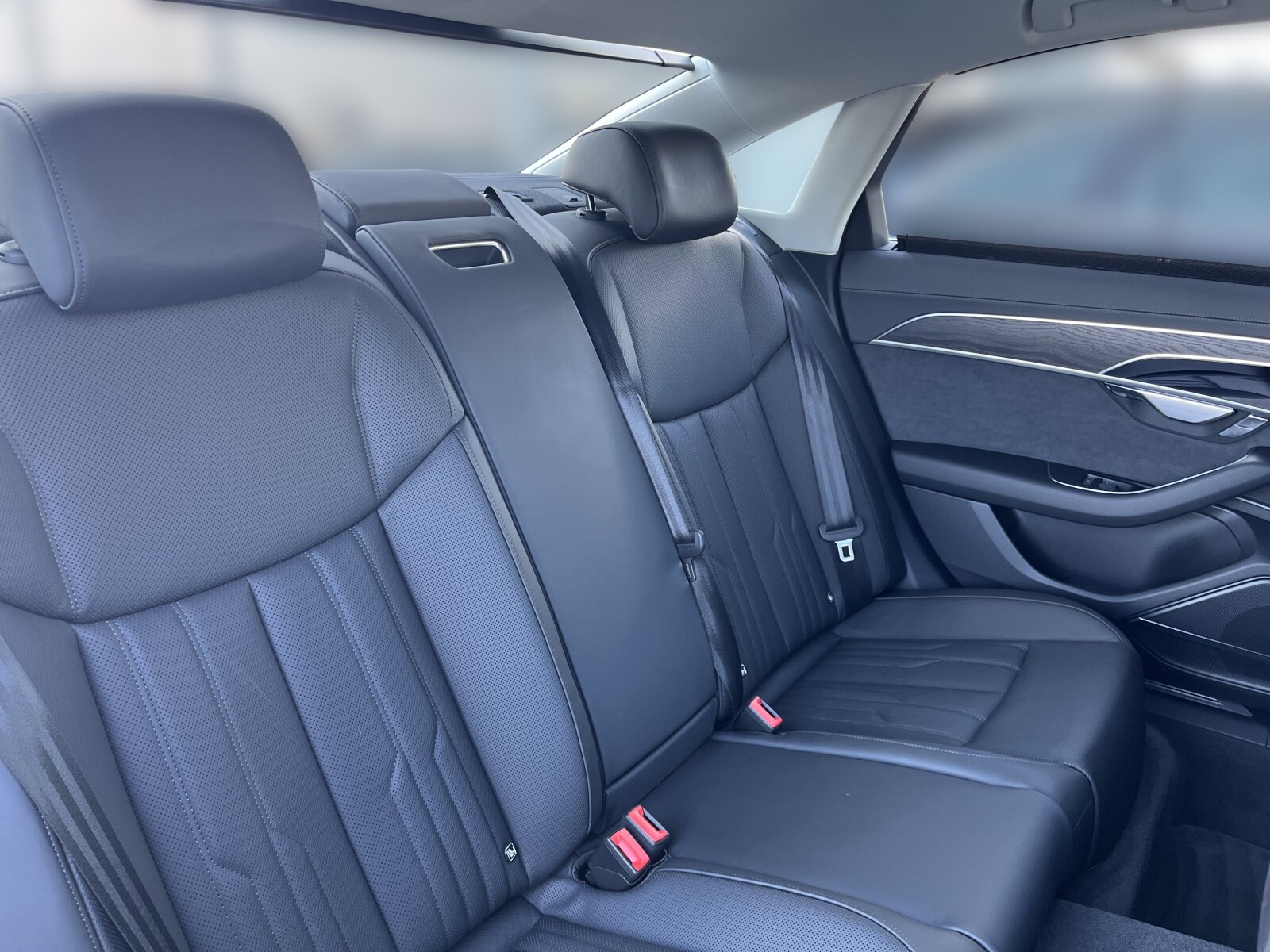 Audi A8 - zdjęcie 19