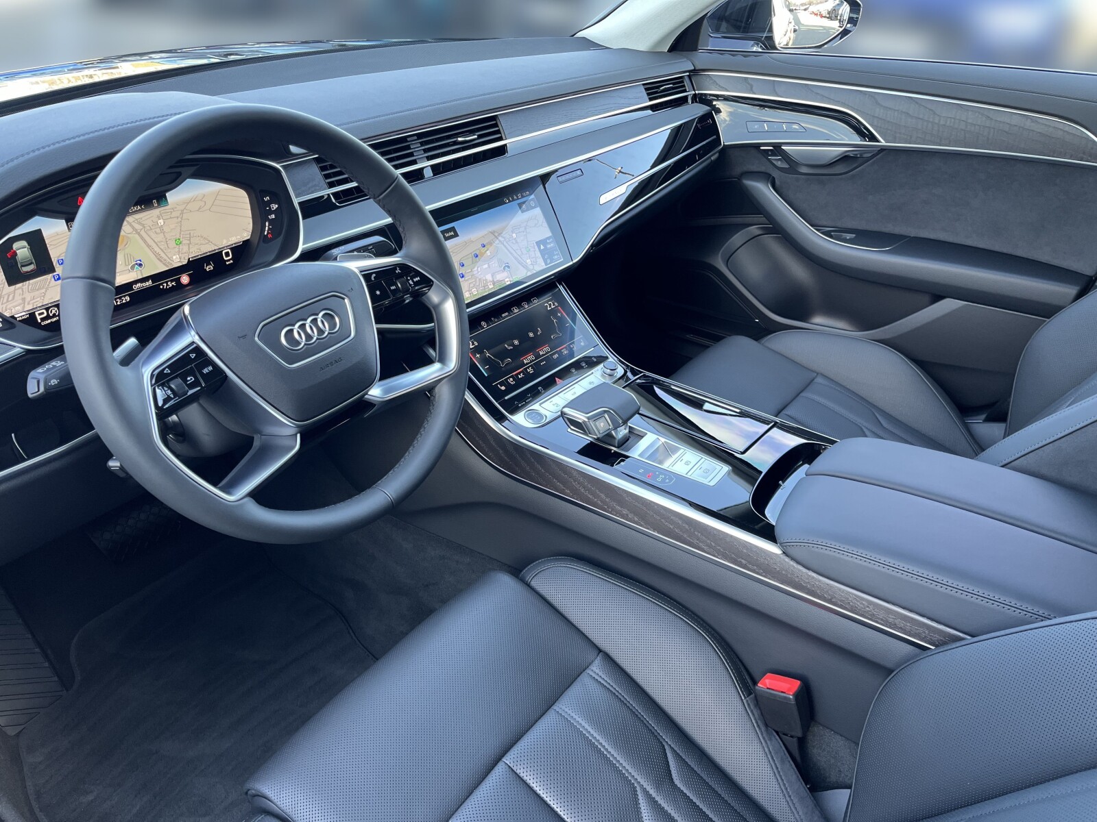 Audi A8 - zdjęcie 9