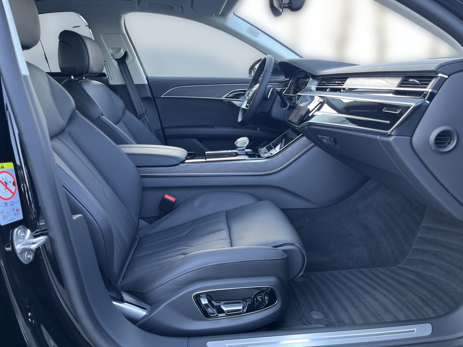 Audi A8 - zdjęcie 21