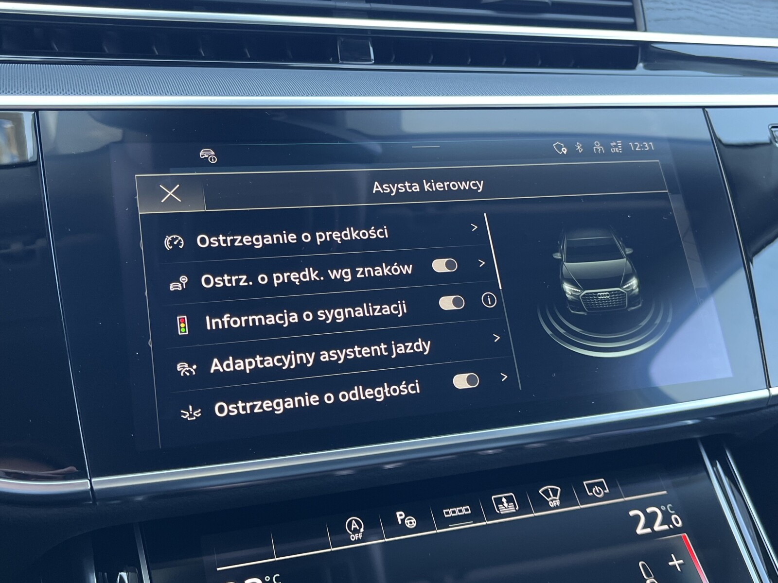 Audi A8 - zdjęcie 25