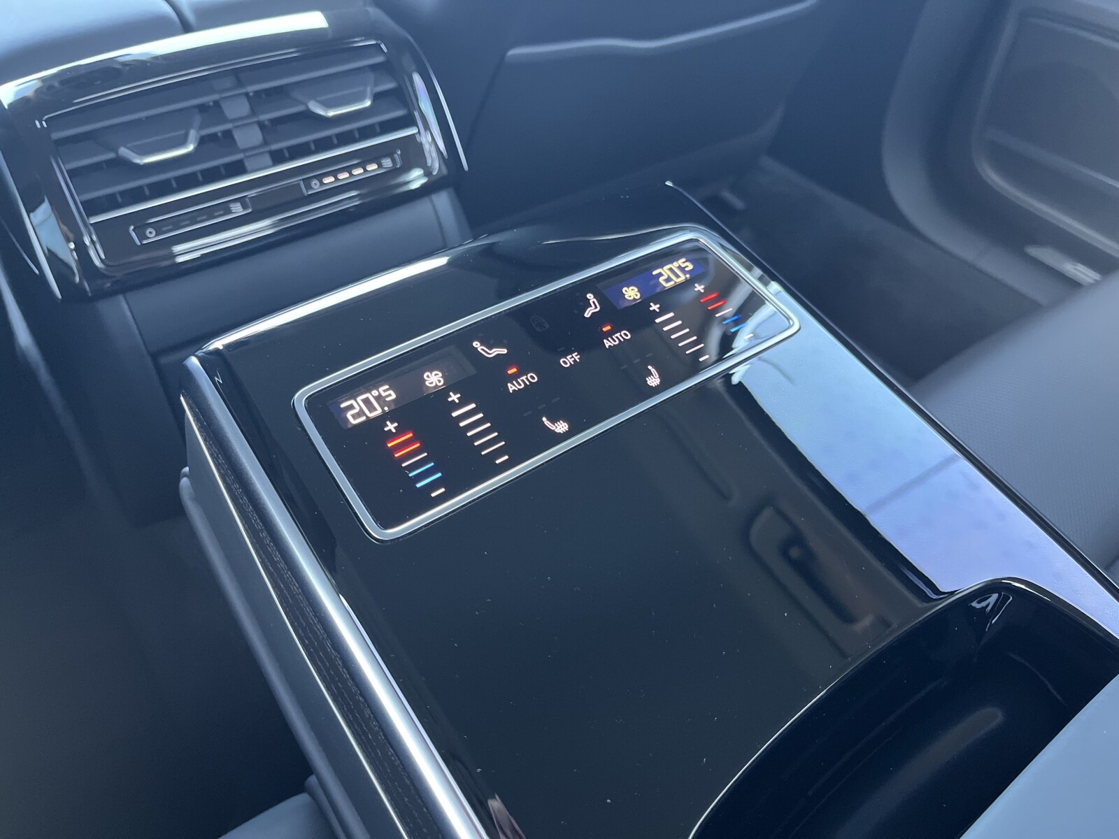 Audi A8 - zdjęcie 15