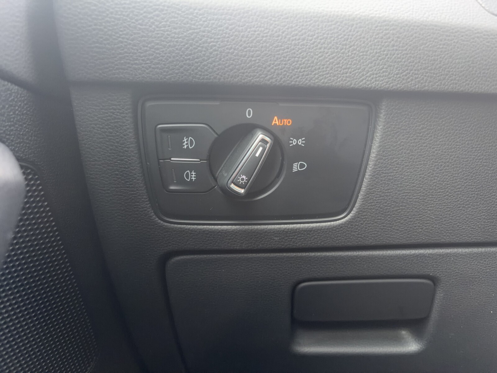 Volkswagen Passat - zdjęcie 14