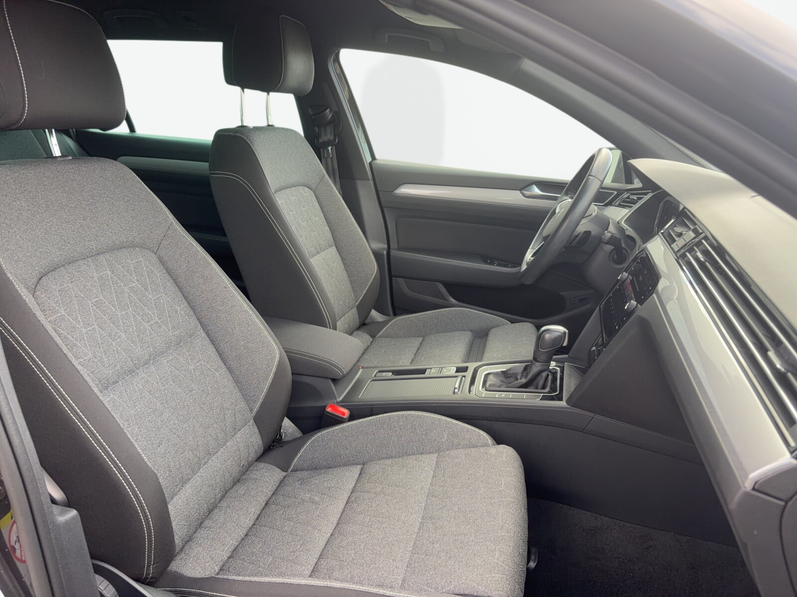 Volkswagen Passat - zdjęcie 12